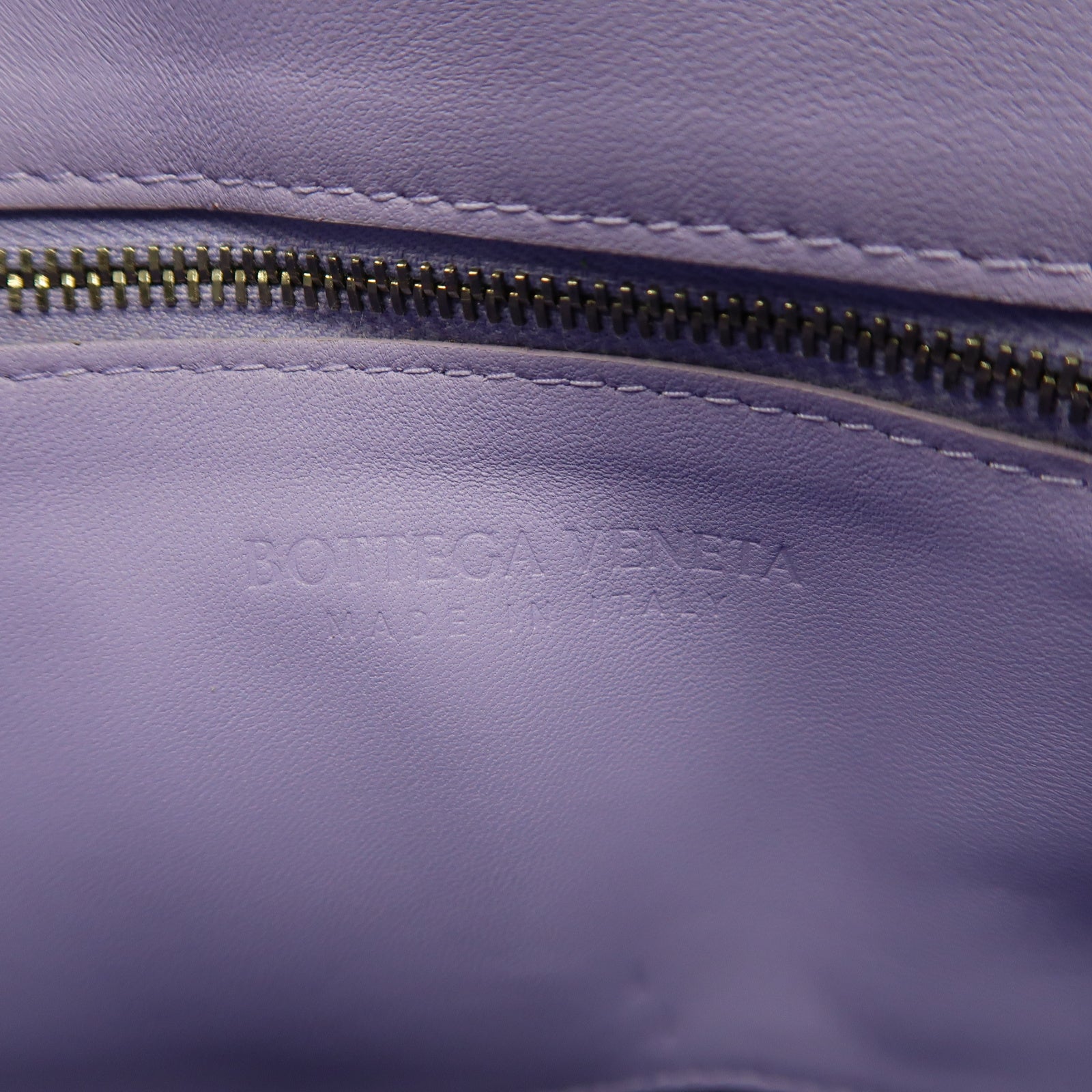 BOTTEGA VENETA 羊皮皮革Padded Cassette銀扣肩背袋紫色