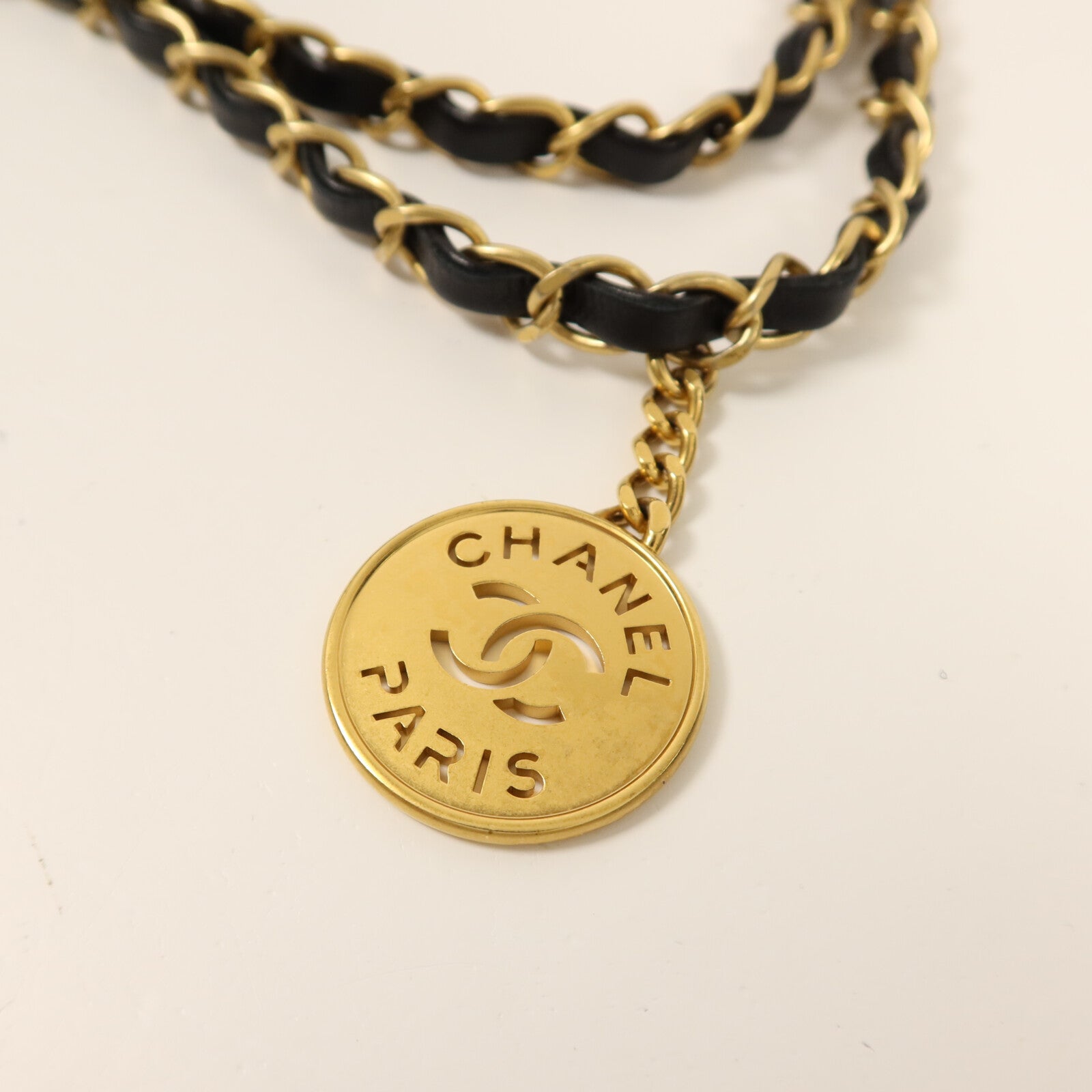 CHANEL 牛皮皮革Chanel 22 Small金扣鏈帶肩背袋