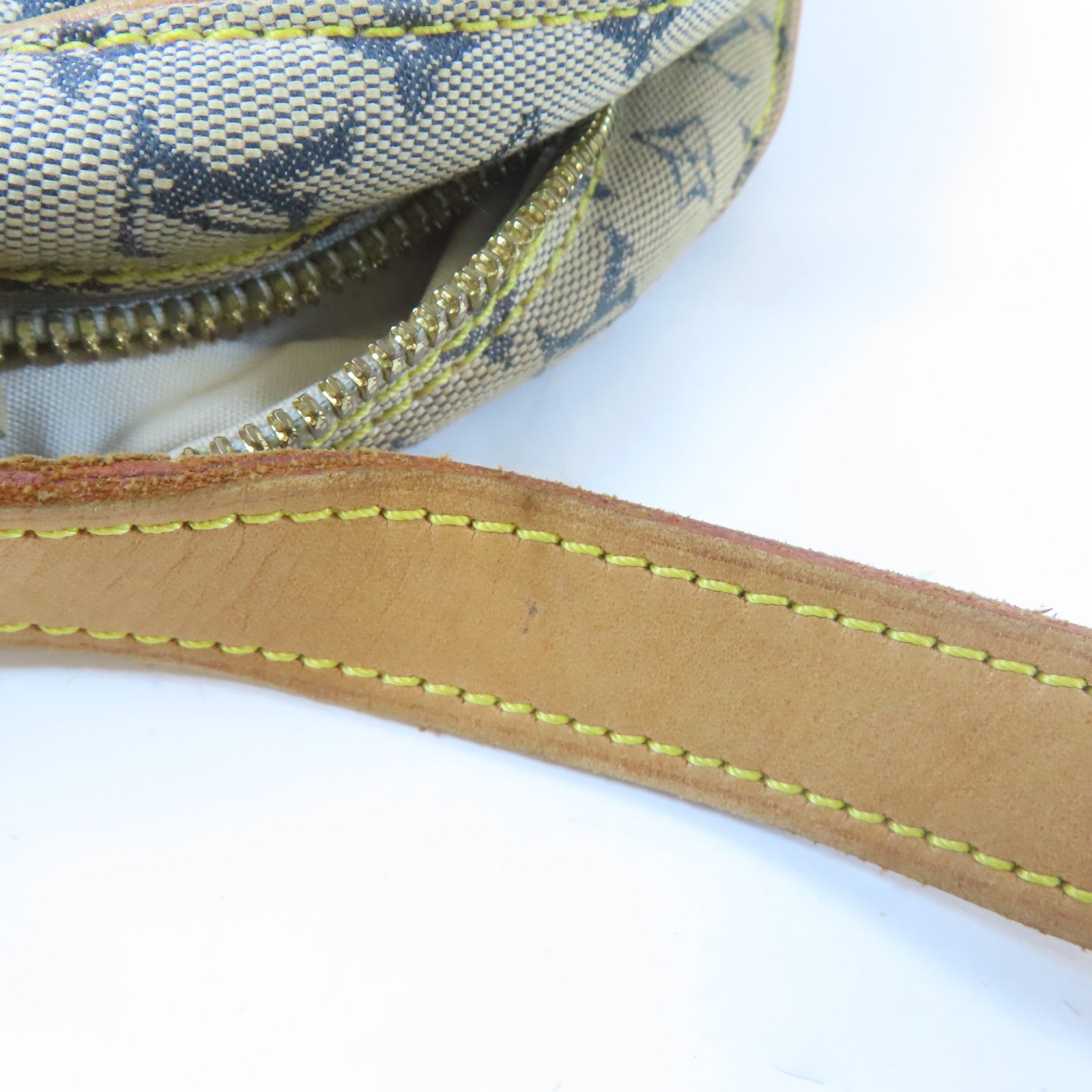 LOUIS VUITTON Monogram Mini Jeanne GM金扣肩背袋淺褐色