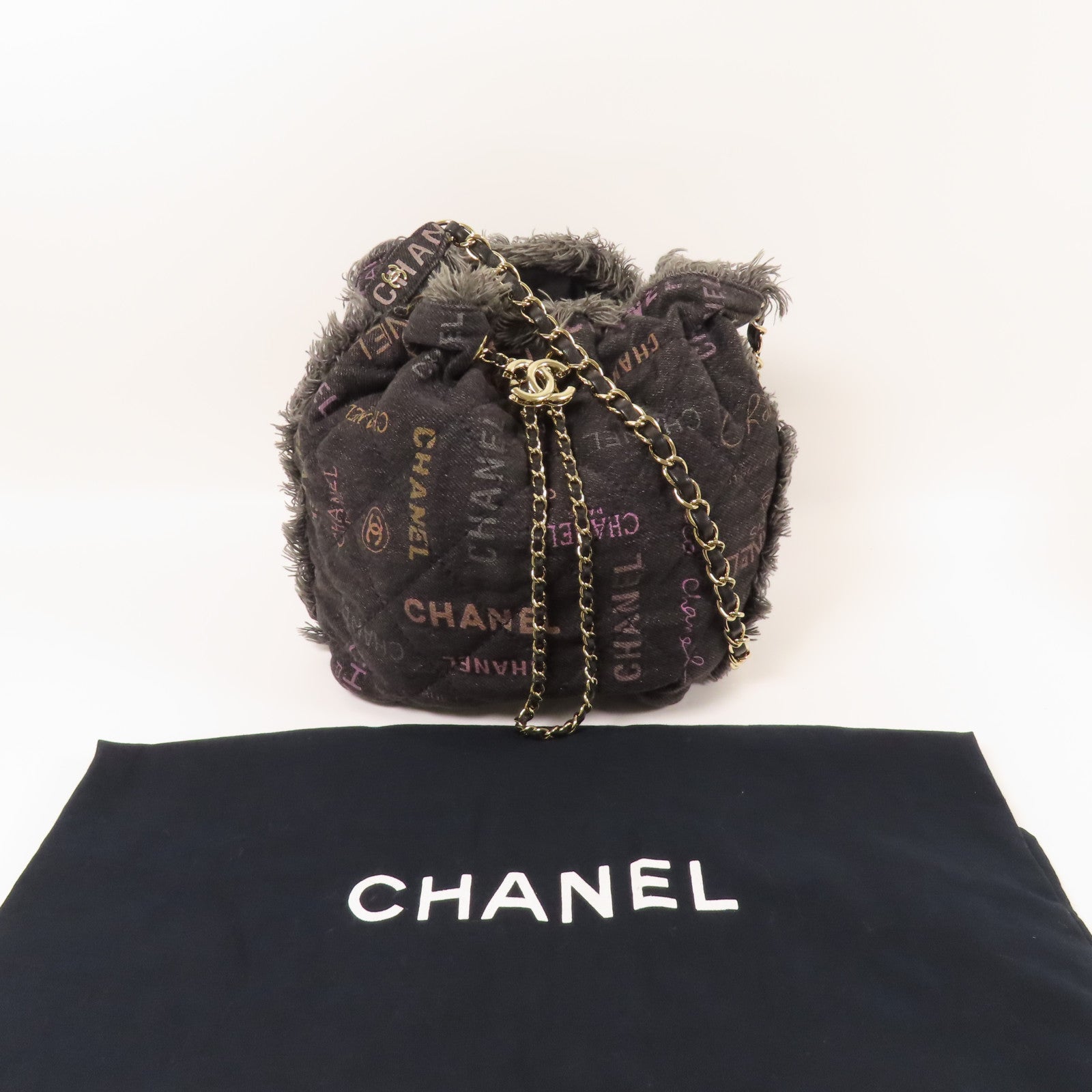 CHANEL 牛仔布Bucket Bag銀扣鏈帶肩背袋