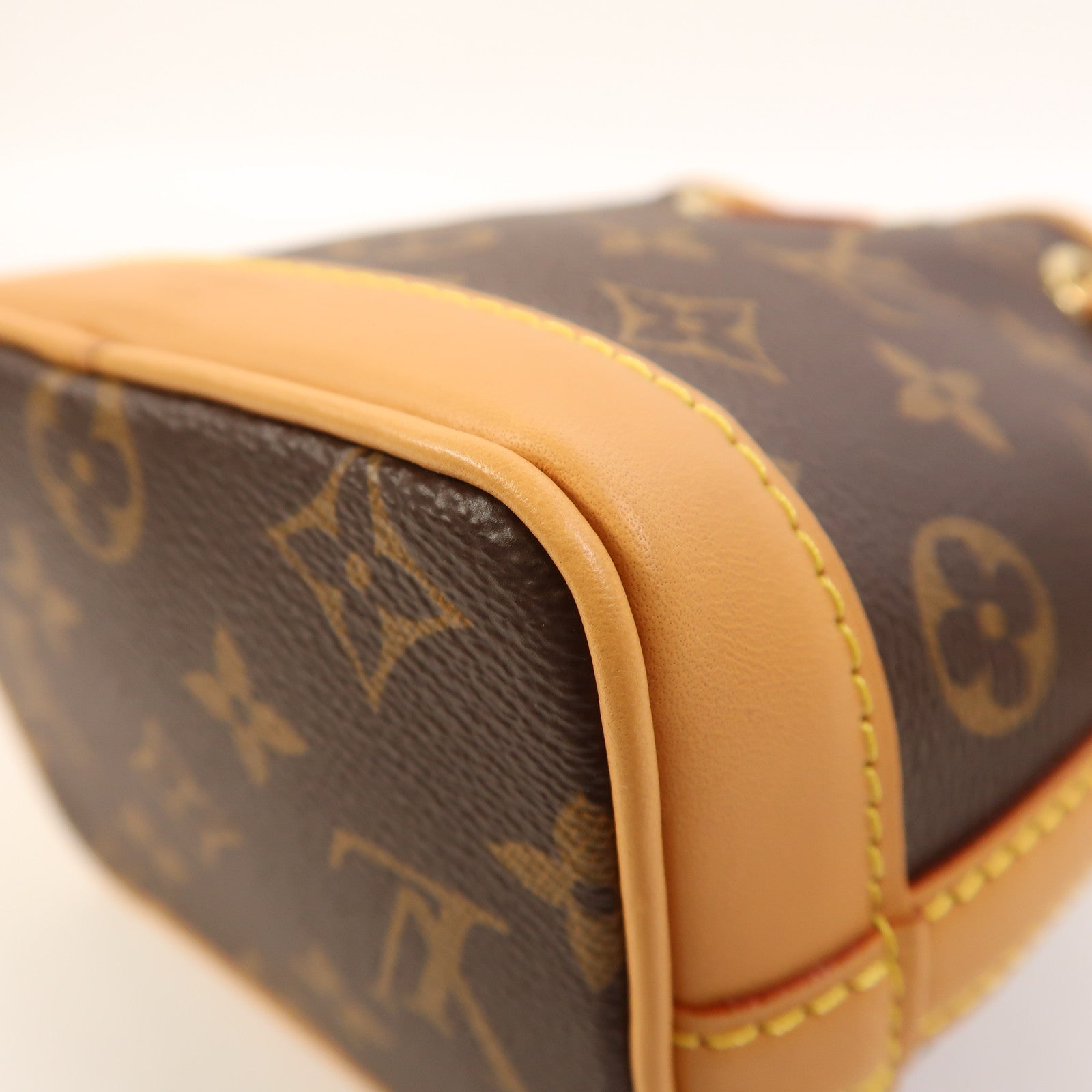 LOUIS VUITTON Monogram Nano Noe金扣肩背袋