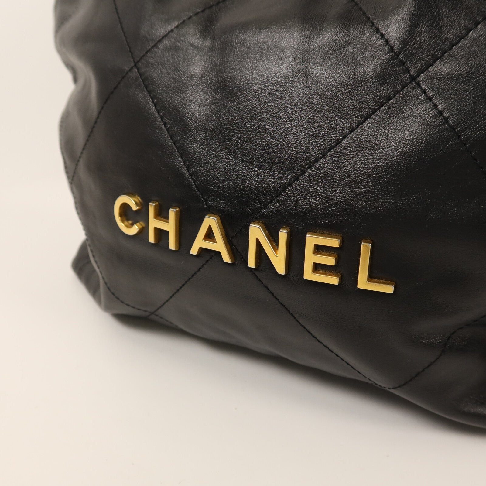 CHANEL 牛皮皮革Chanel 22 Small金扣鏈帶肩背袋