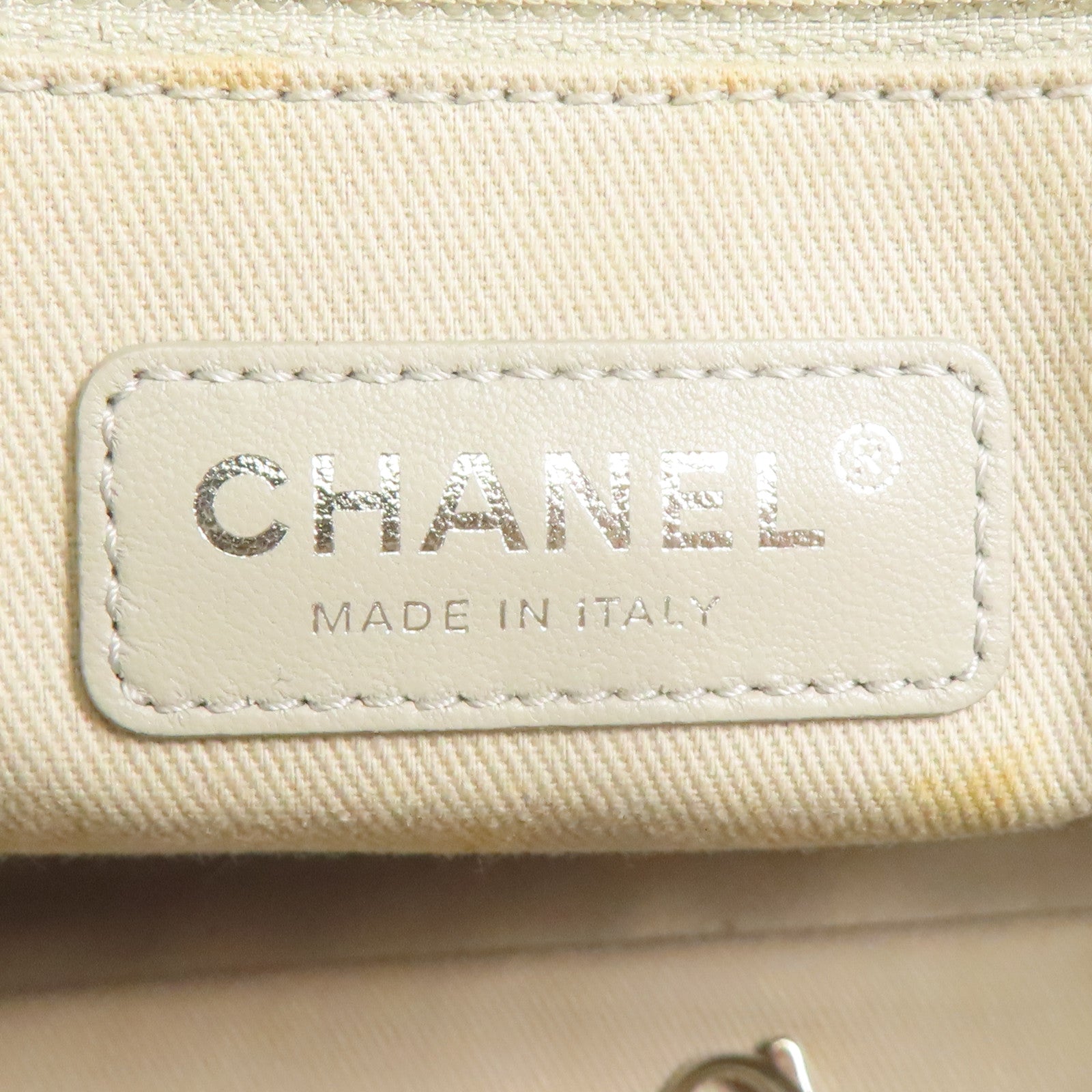 CHANEL 牛皮皮革Shoulder Bag銀扣肩背袋