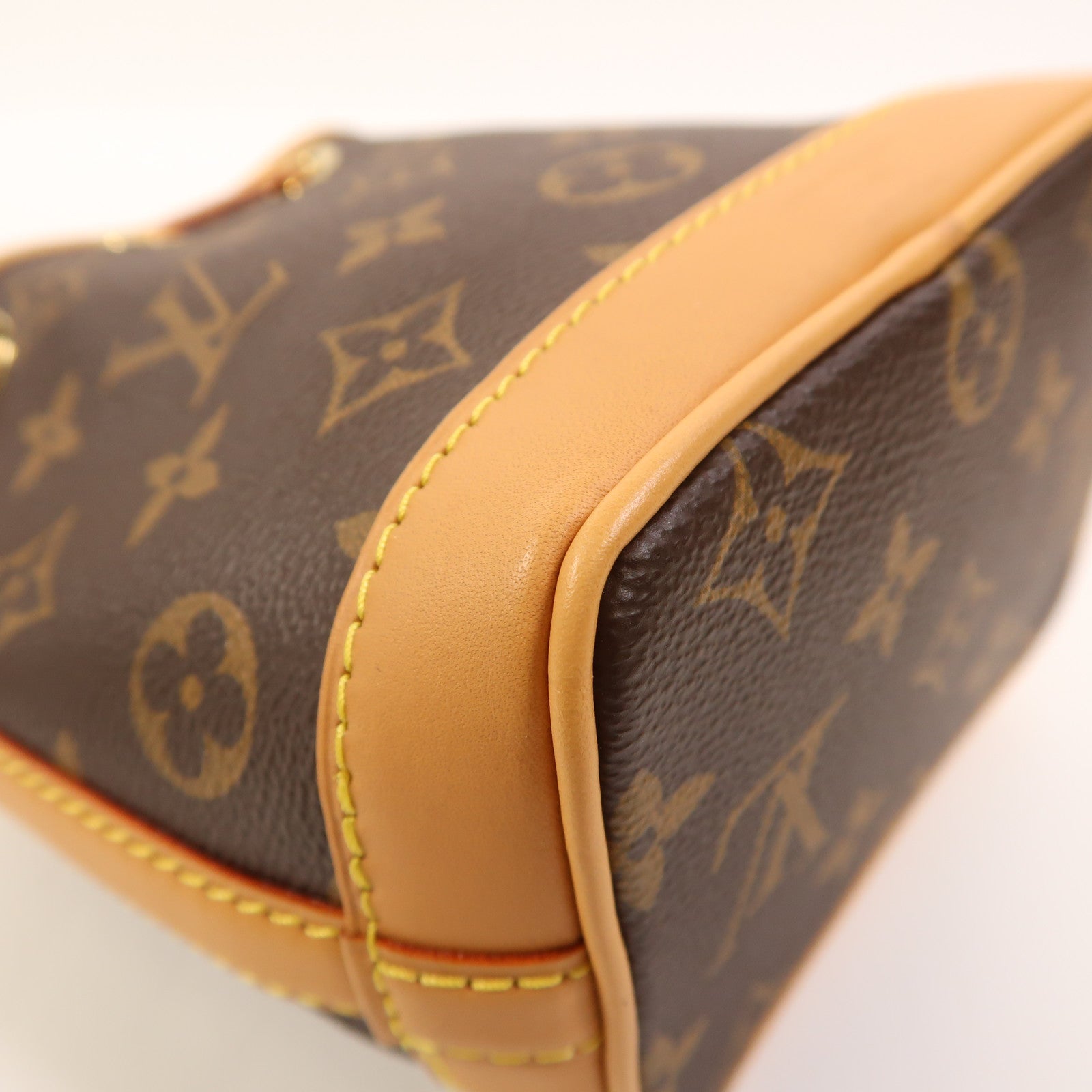 LOUIS VUITTON Monogram Nano Noe金扣肩背袋