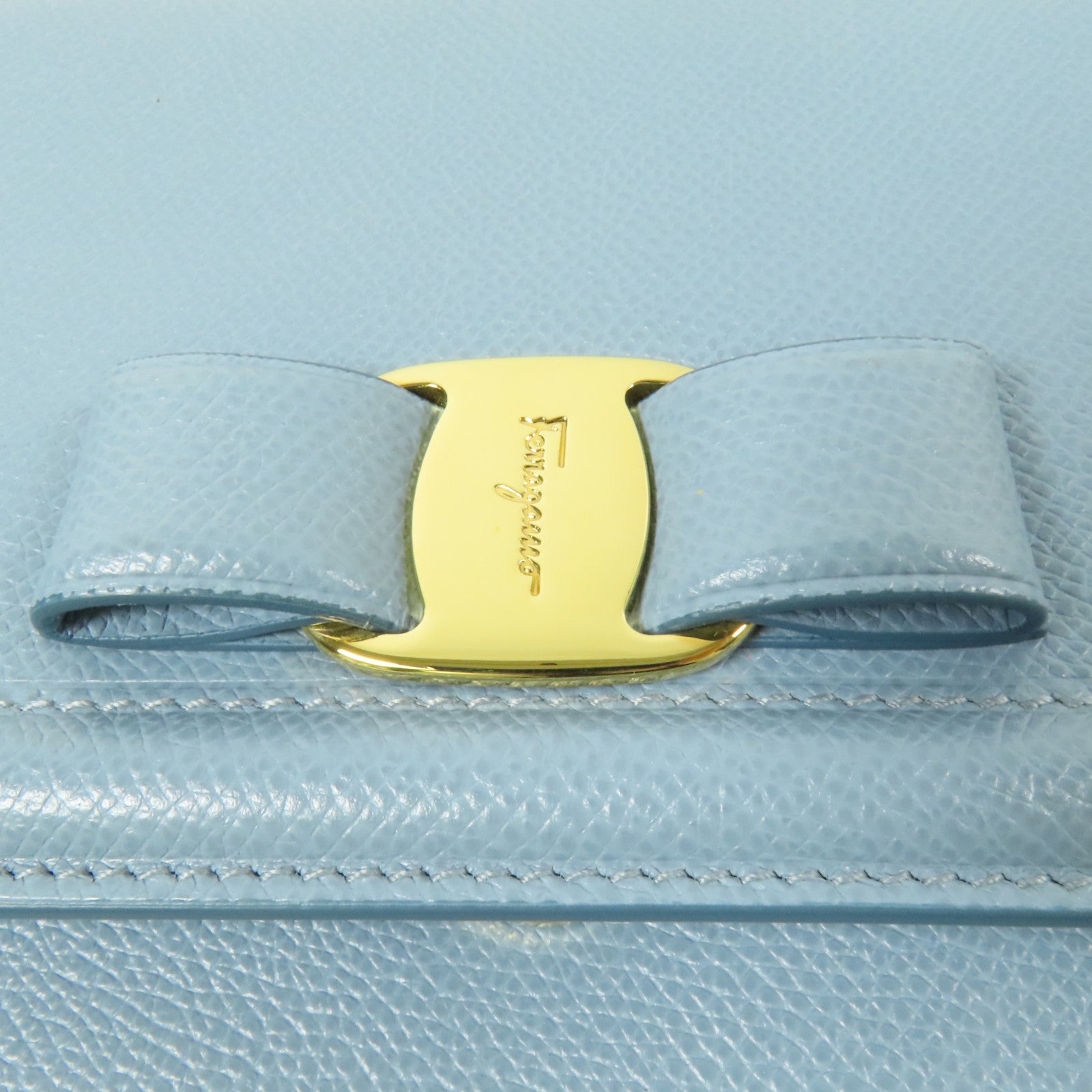 Salvatore Ferragamo 牛皮皮革Shoulder Bag金扣肩背袋