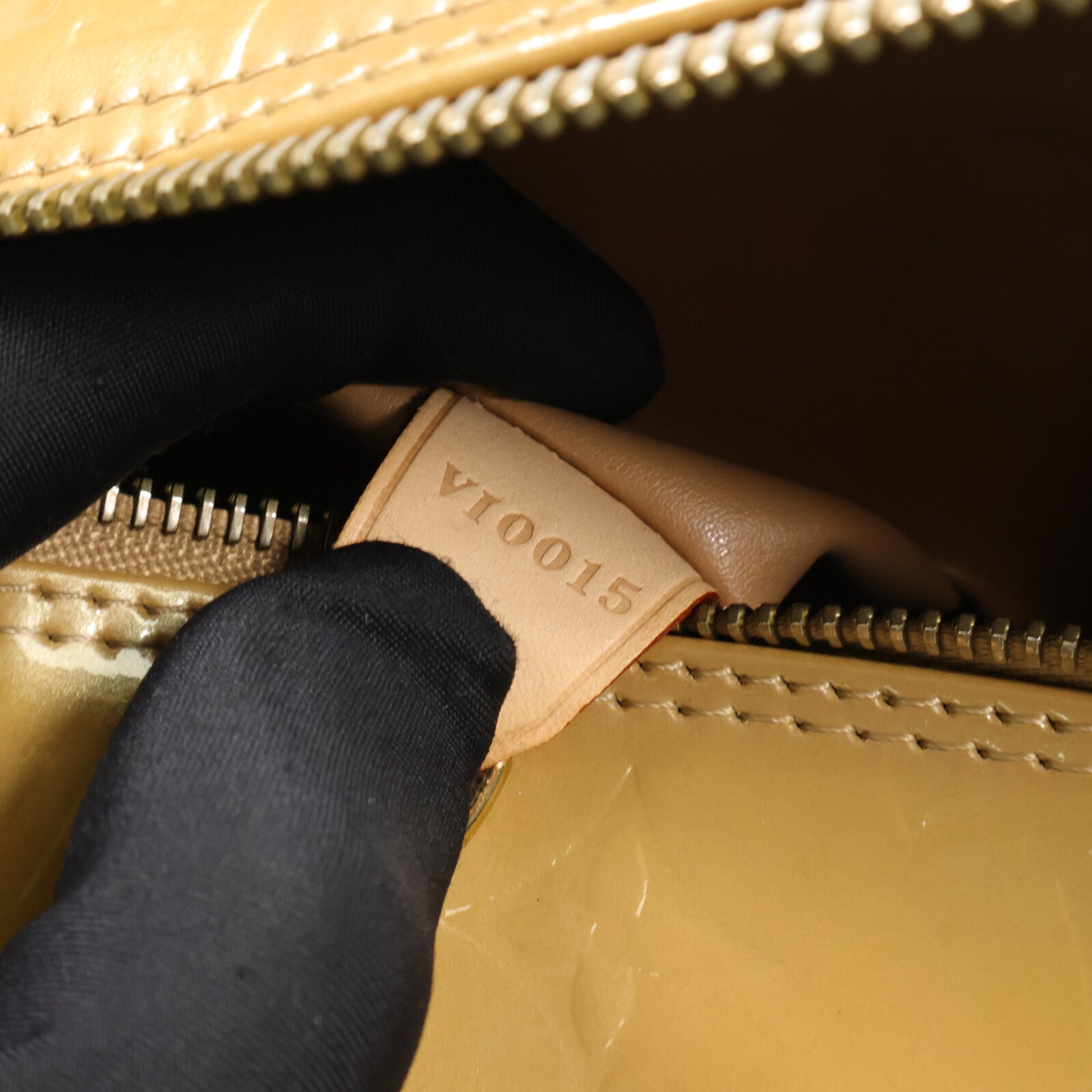 LOUIS VUITTON Monogram Vernis Bedford肩背袋