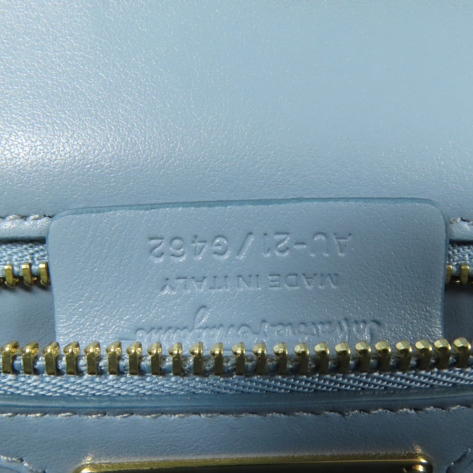 Salvatore Ferragamo 牛皮皮革Shoulder Bag金扣肩背袋