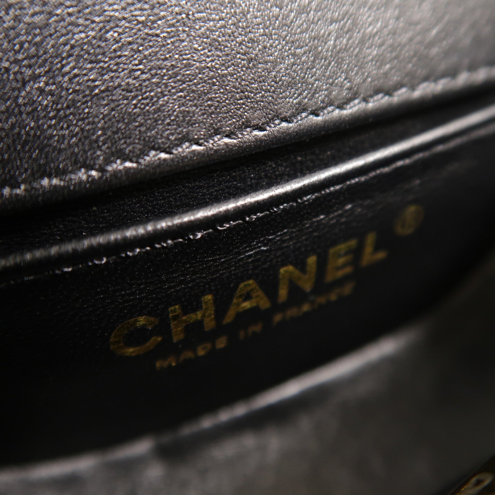 CHANEL 天鵝絨Mini Velvet Boy Messenger Bag鏈帶肩背袋