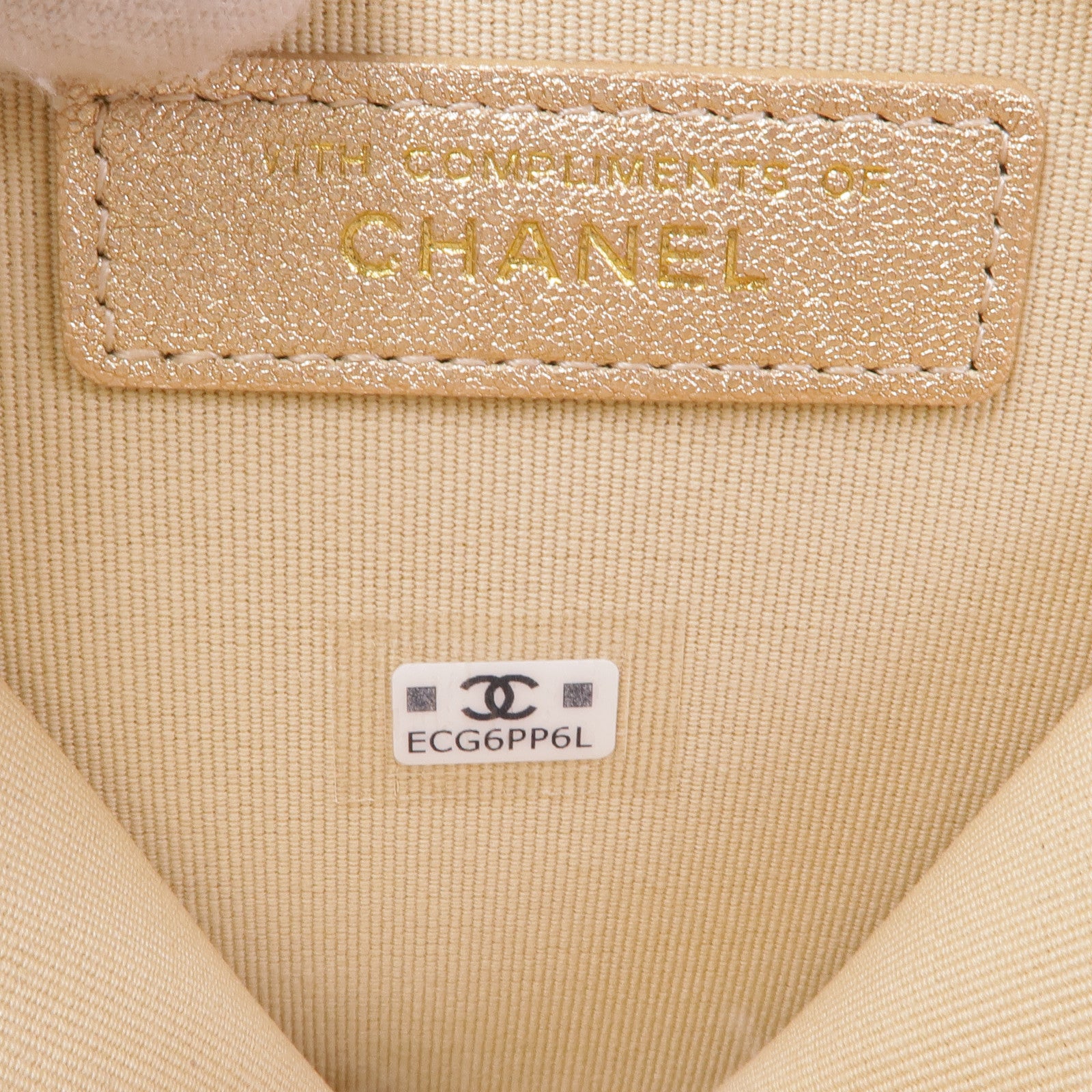 CHANEL 羊皮皮革Coin Purse and Airpods Pouch金扣零錢包/耳機套金扣零錢包