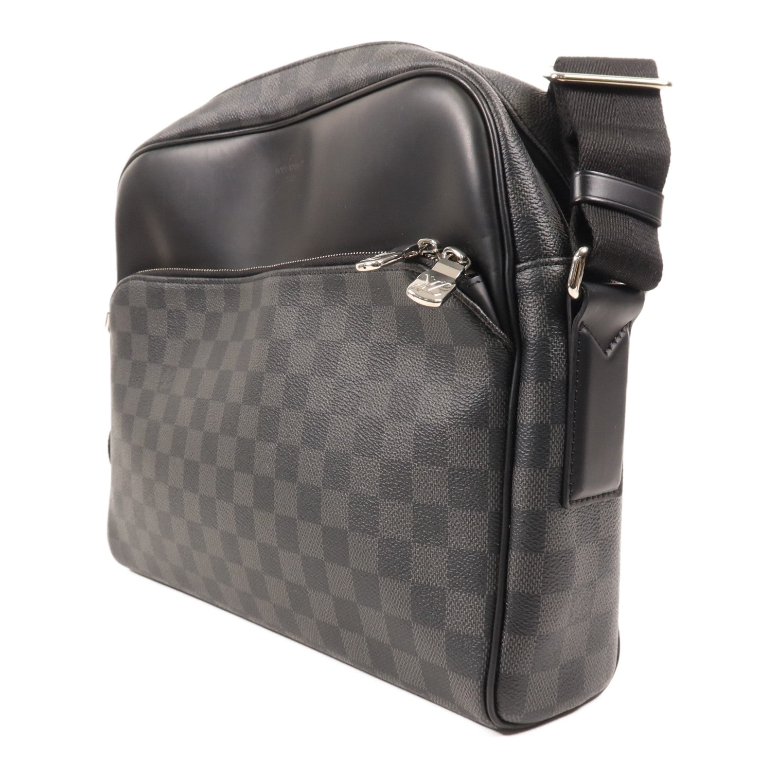 LOUIS VUITTON Damier Graphite Dayton MM銀扣肩背袋