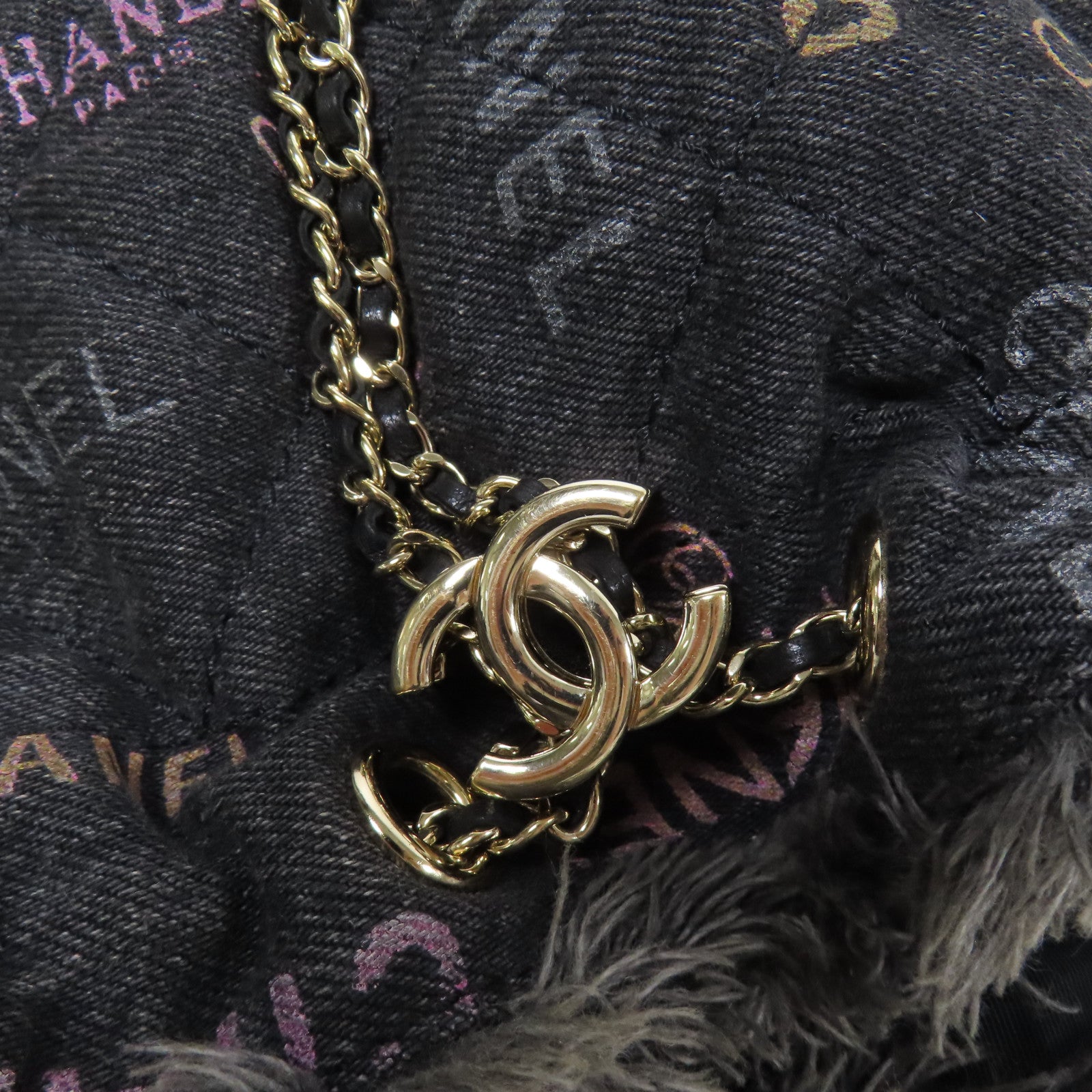 CHANEL 牛仔布Bucket Bag銀扣鏈帶肩背袋