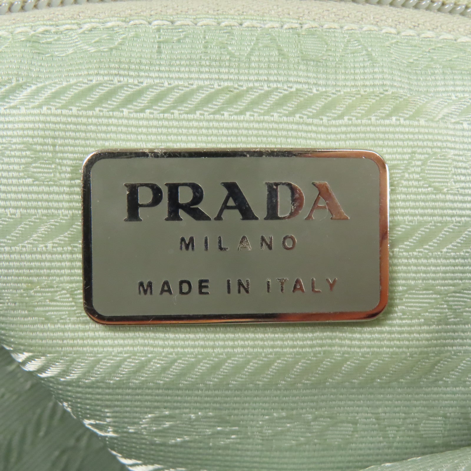 PRADA 尼龍Shoulder Bag銀扣肩背袋