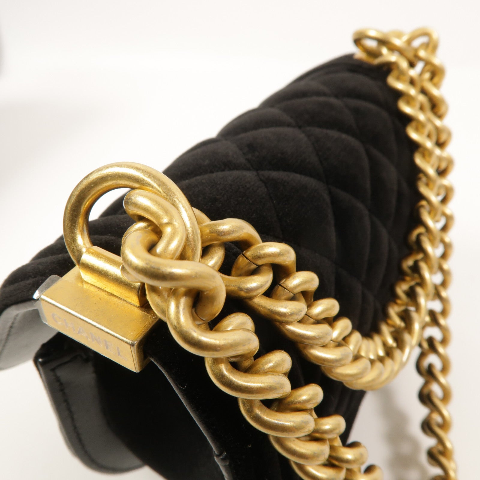 CHANEL 天鵝絨Mini Velvet Boy Messenger Bag鏈帶肩背袋