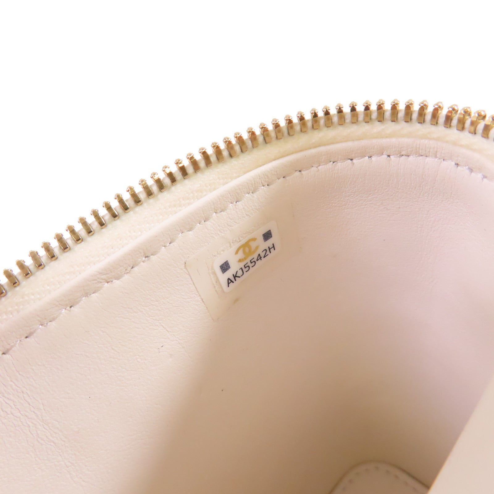 CHANEL 牛皮皮革Vanity Case Chain Shoulder Bag金扣鏈帶肩背袋白色