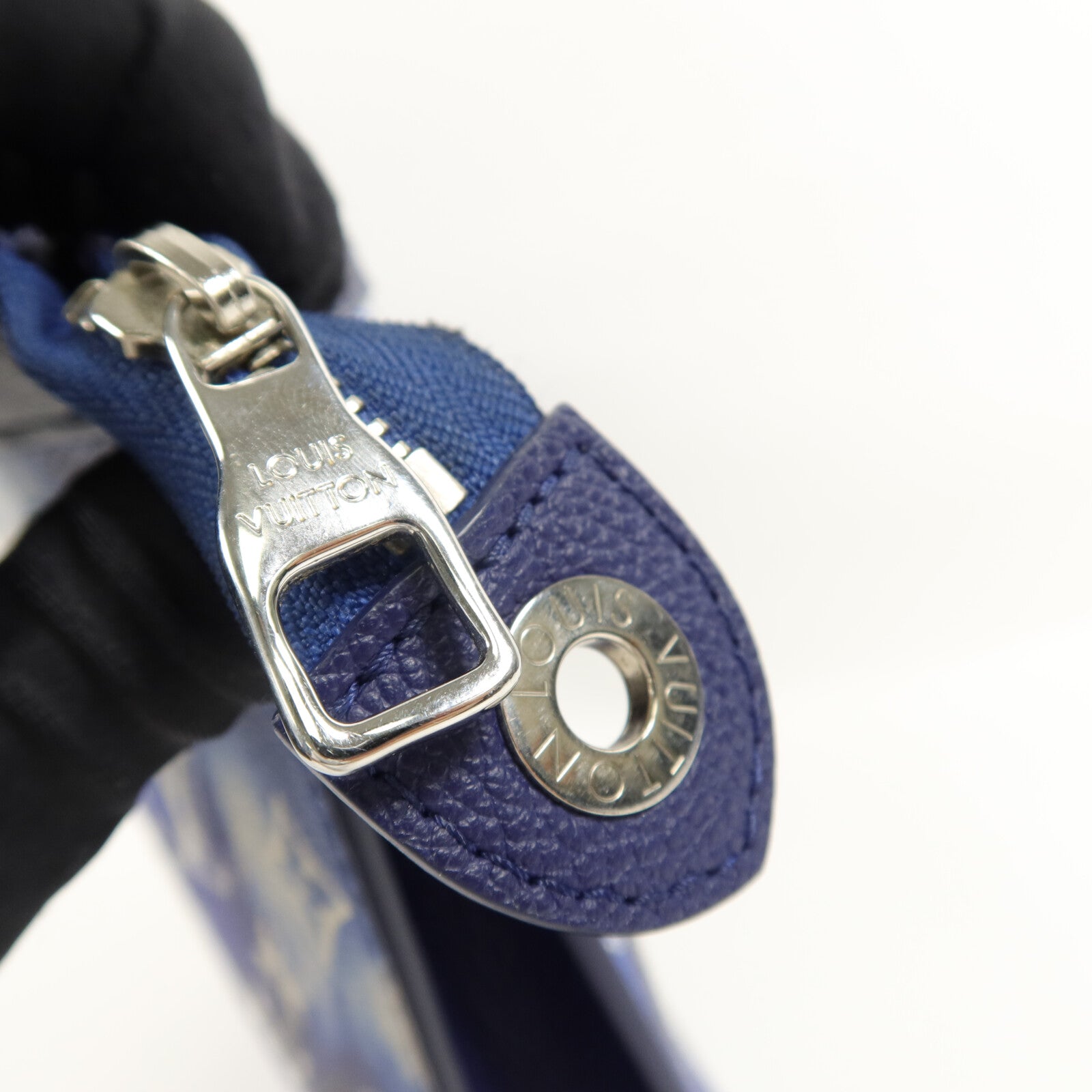 LOUIS VUITTON Monogram Bandana Pochette Voyage MM手拿包