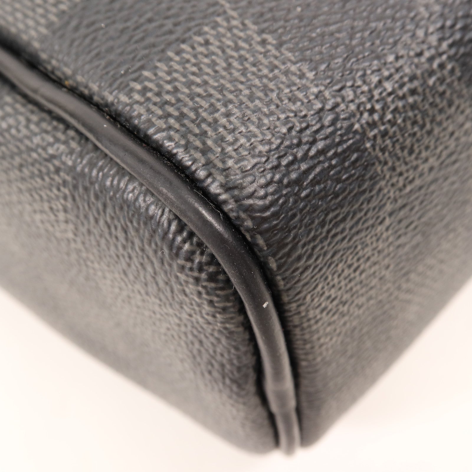 LOUIS VUITTON Damier Graphite Dayton MM銀扣肩背袋