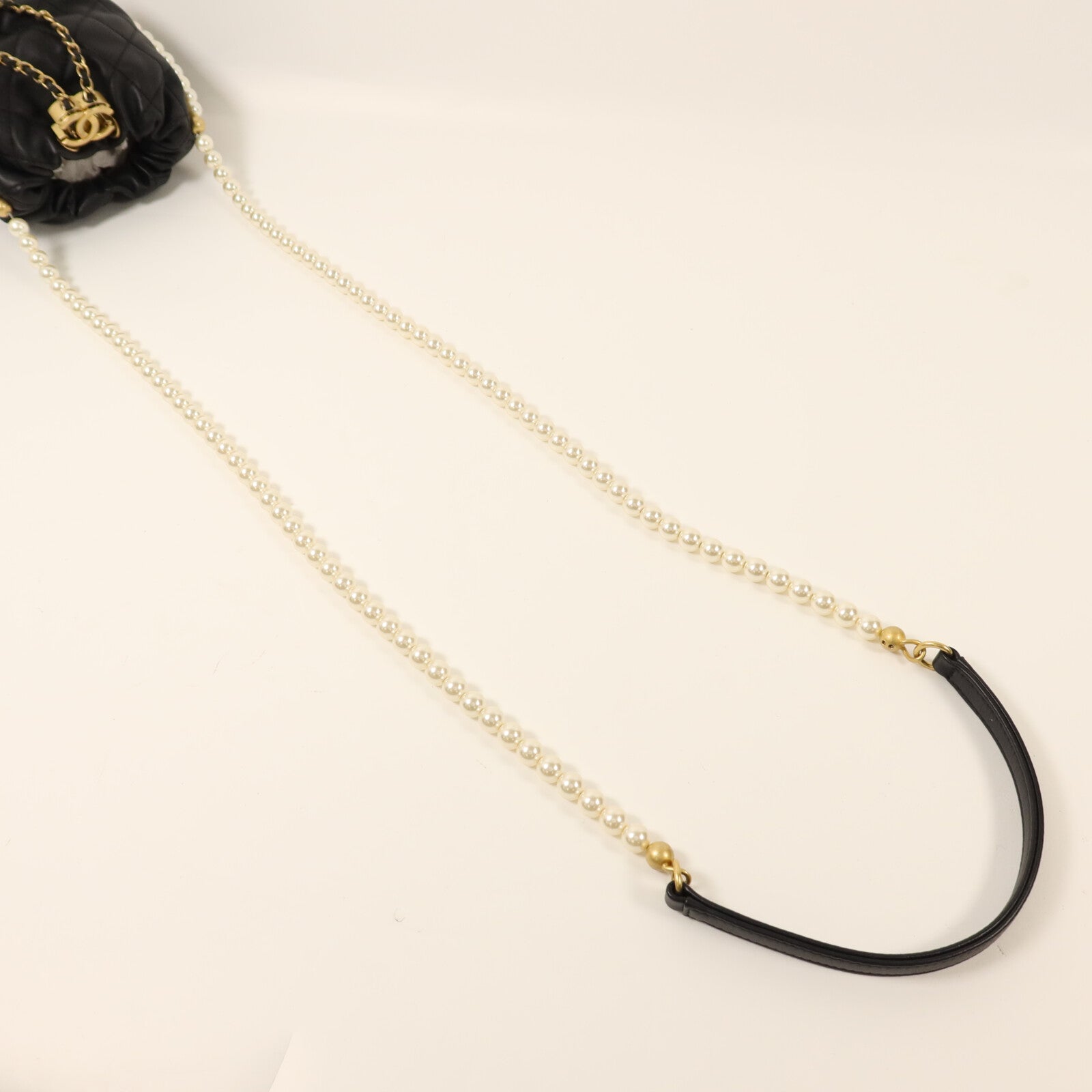 CHANEL 牛皮皮革Mini Pearl Bucket Bag金扣肩背袋