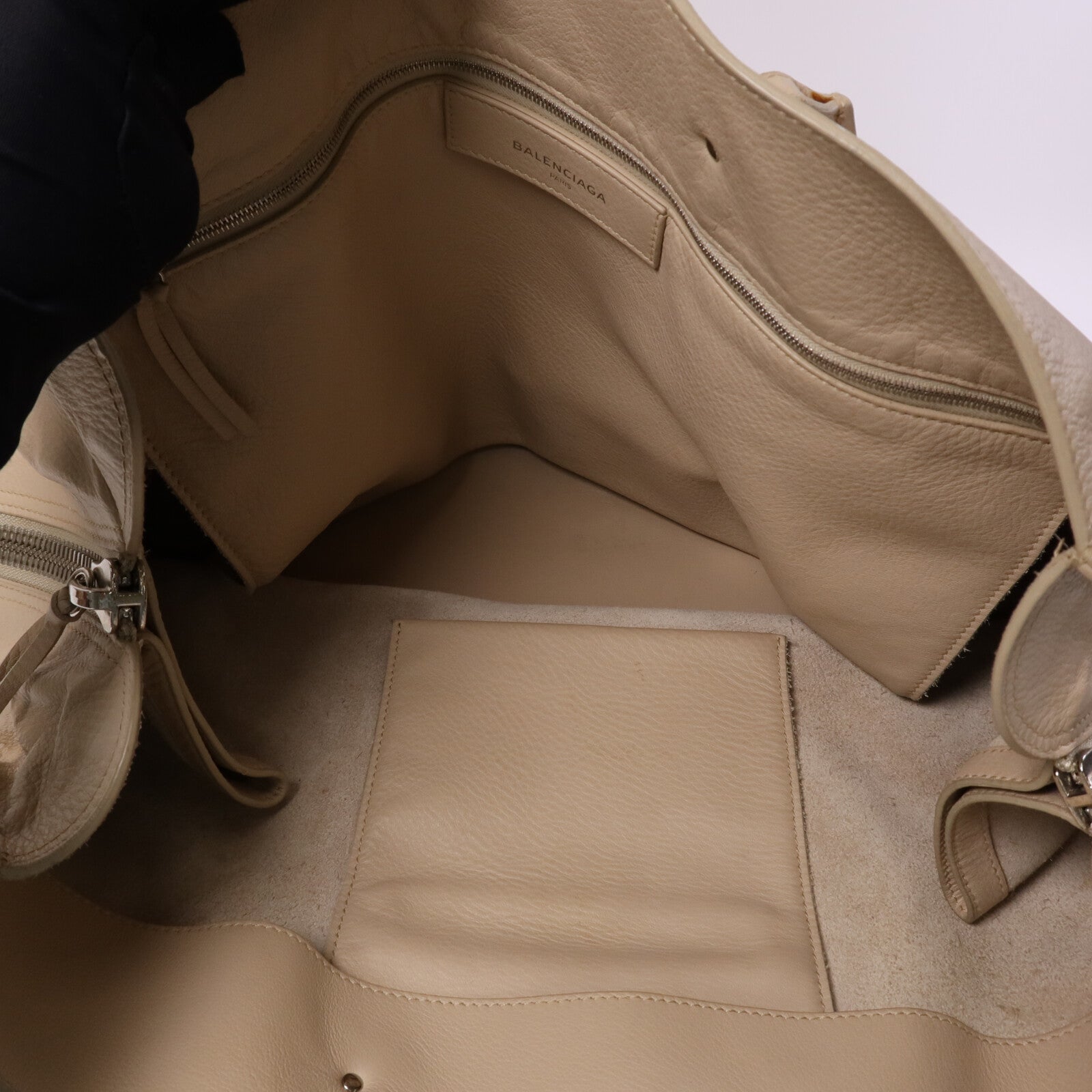 BALENCIAGA 牛皮皮革Papier A4 Zip Around銀扣肩背袋