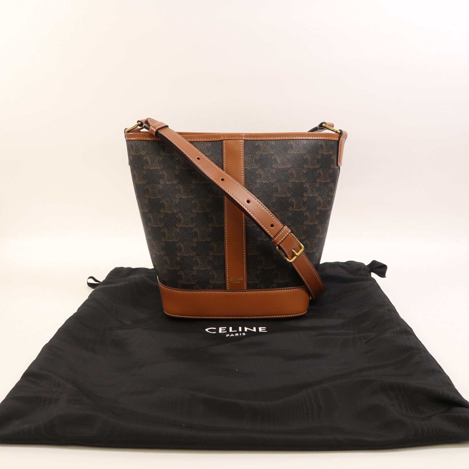 CELINE 塗層帆布Triomphe Bucket金扣肩背袋
