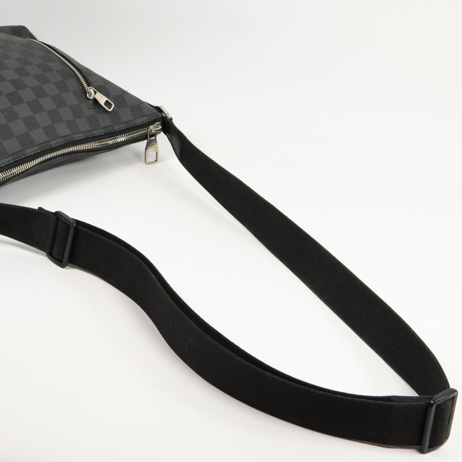 LOUIS VUITTON Damier Graphite Mick PM肩背袋