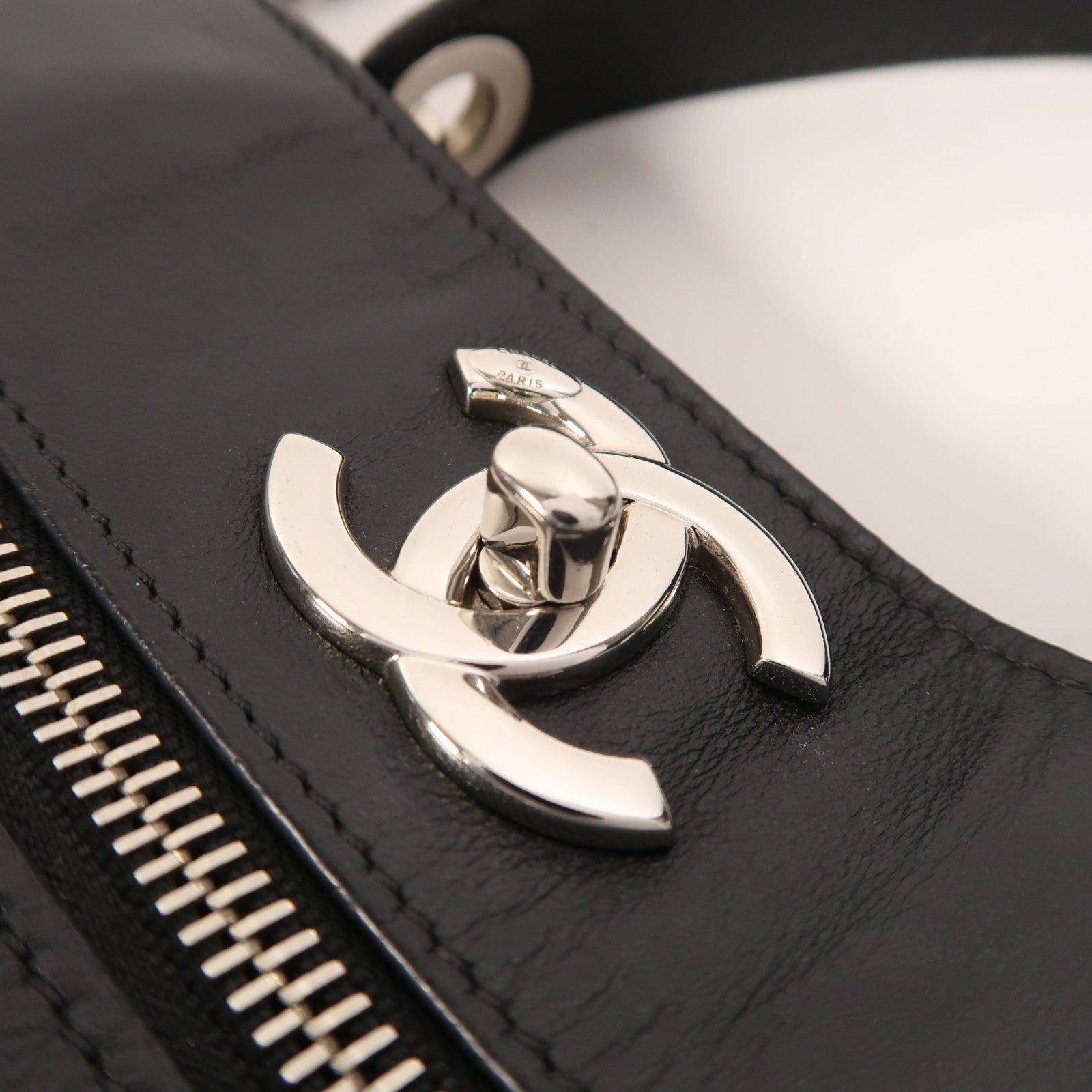 CHANEL 牛皮皮革2 Way Shoulder銀扣手挽肩背兩用袋