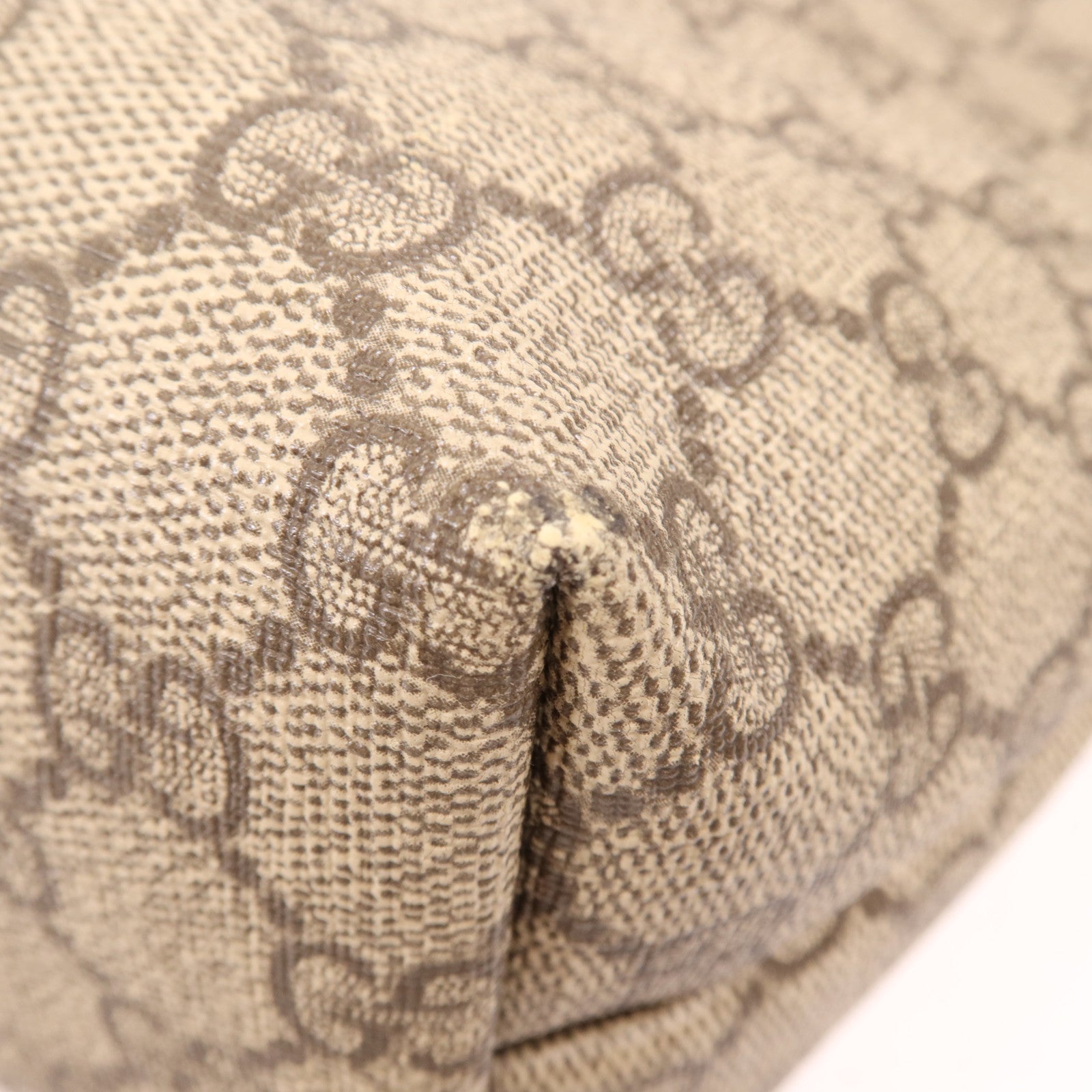 GUCCI 塗層帆布GG Supreme銀扣肩背袋