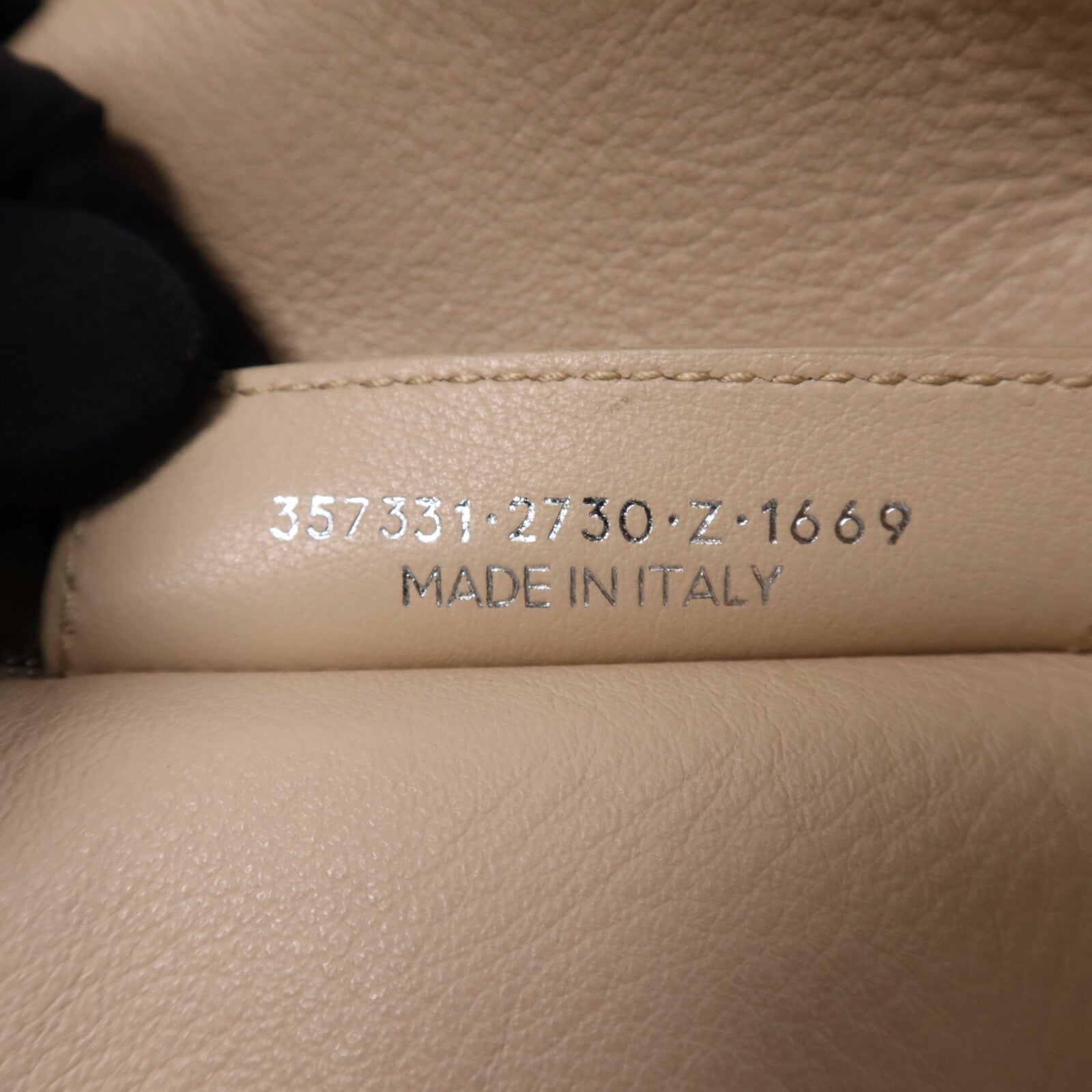 BALENCIAGA 牛皮皮革Papier A4 Zip Around銀扣肩背袋