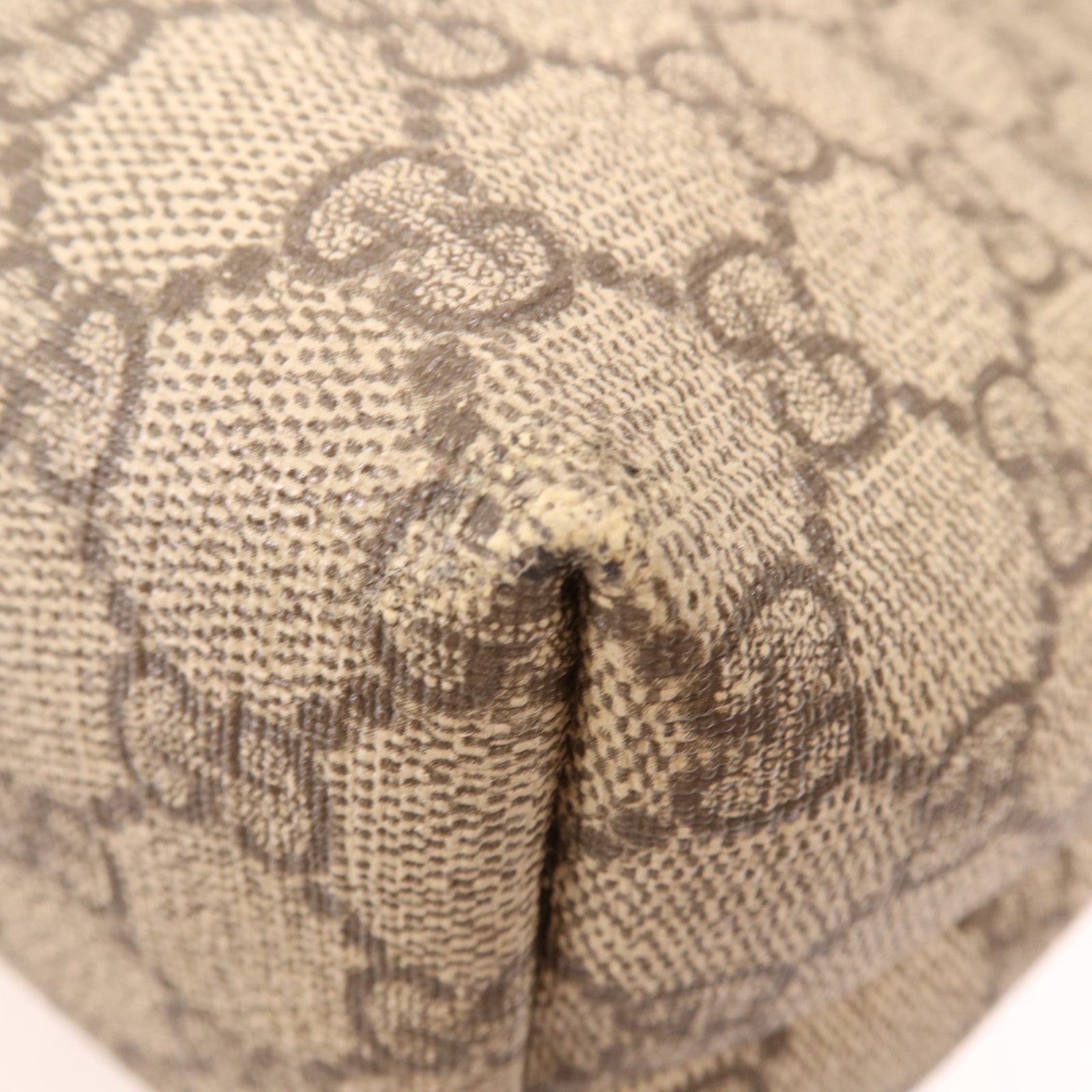 GUCCI 塗層帆布GG Supreme銀扣肩背袋