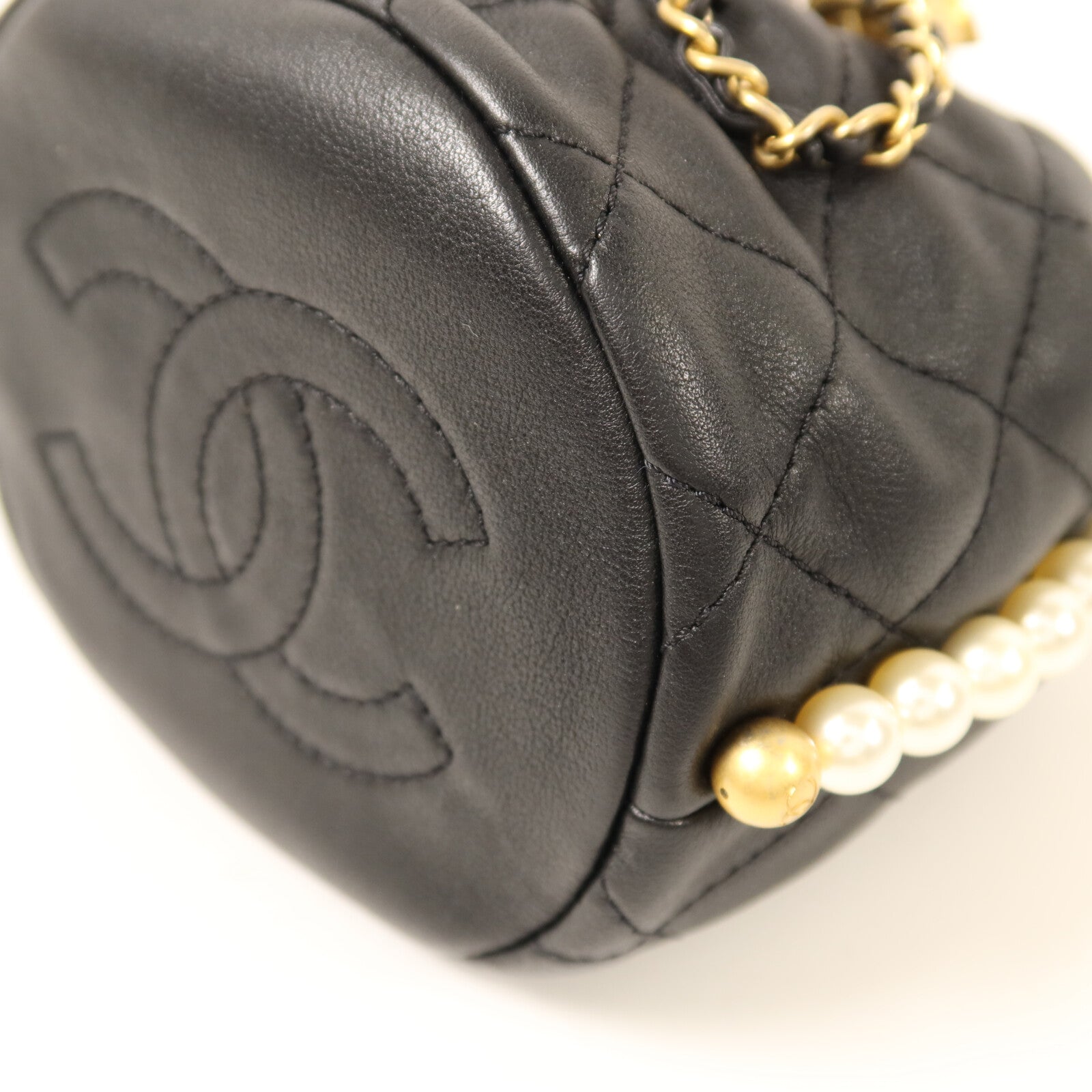 CHANEL 牛皮皮革Mini Pearl Bucket Bag金扣肩背袋