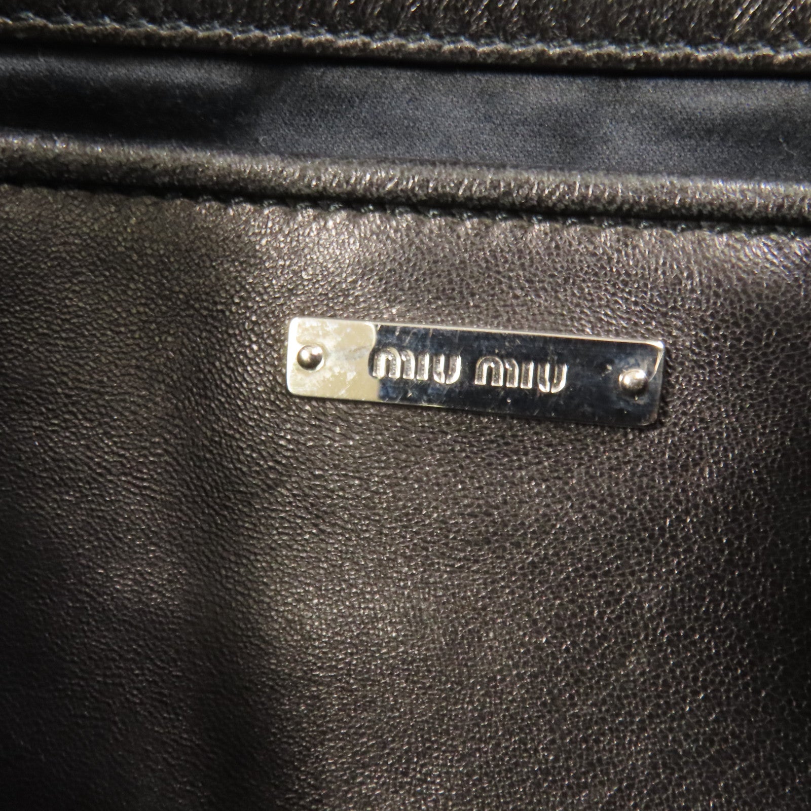 Miu Miu 羊皮皮革Shoulder Bag銀扣肩背袋