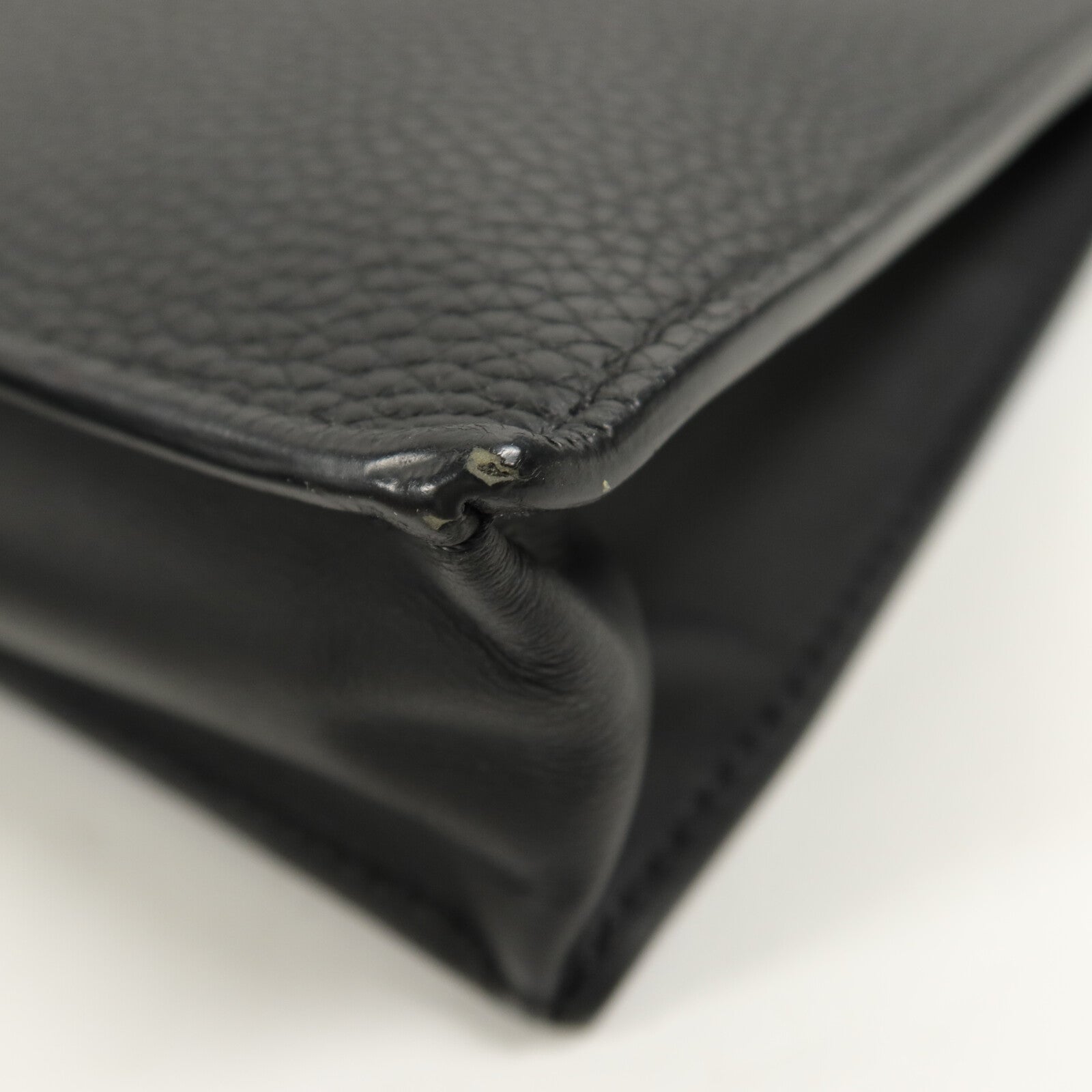 LOUIS VUITTON Taurillon Standing Pouch手拿包