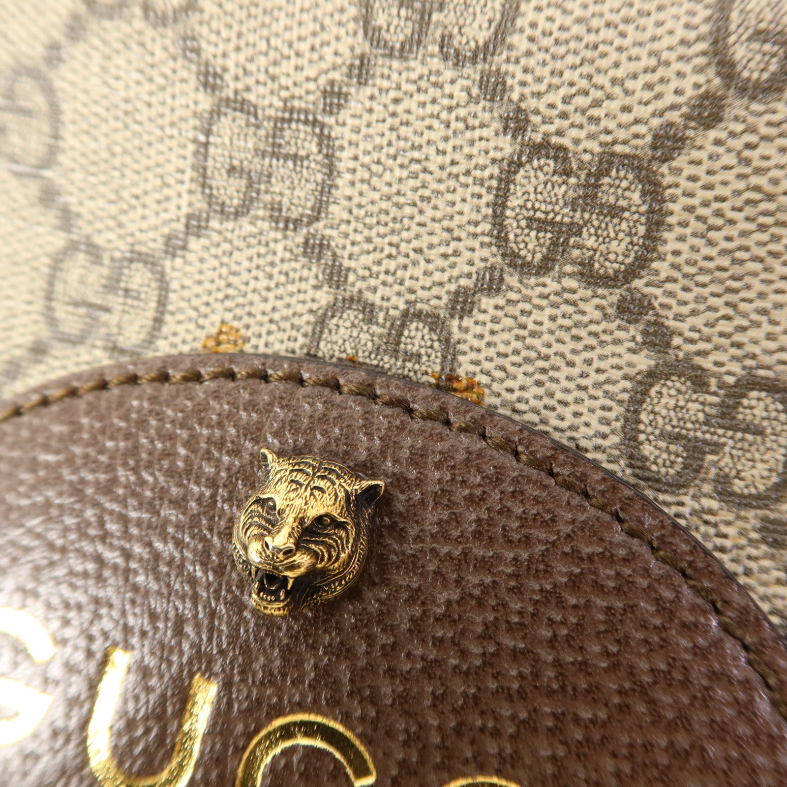 GUCCI 塗層帆布GG Supreme Messenger金扣肩背袋