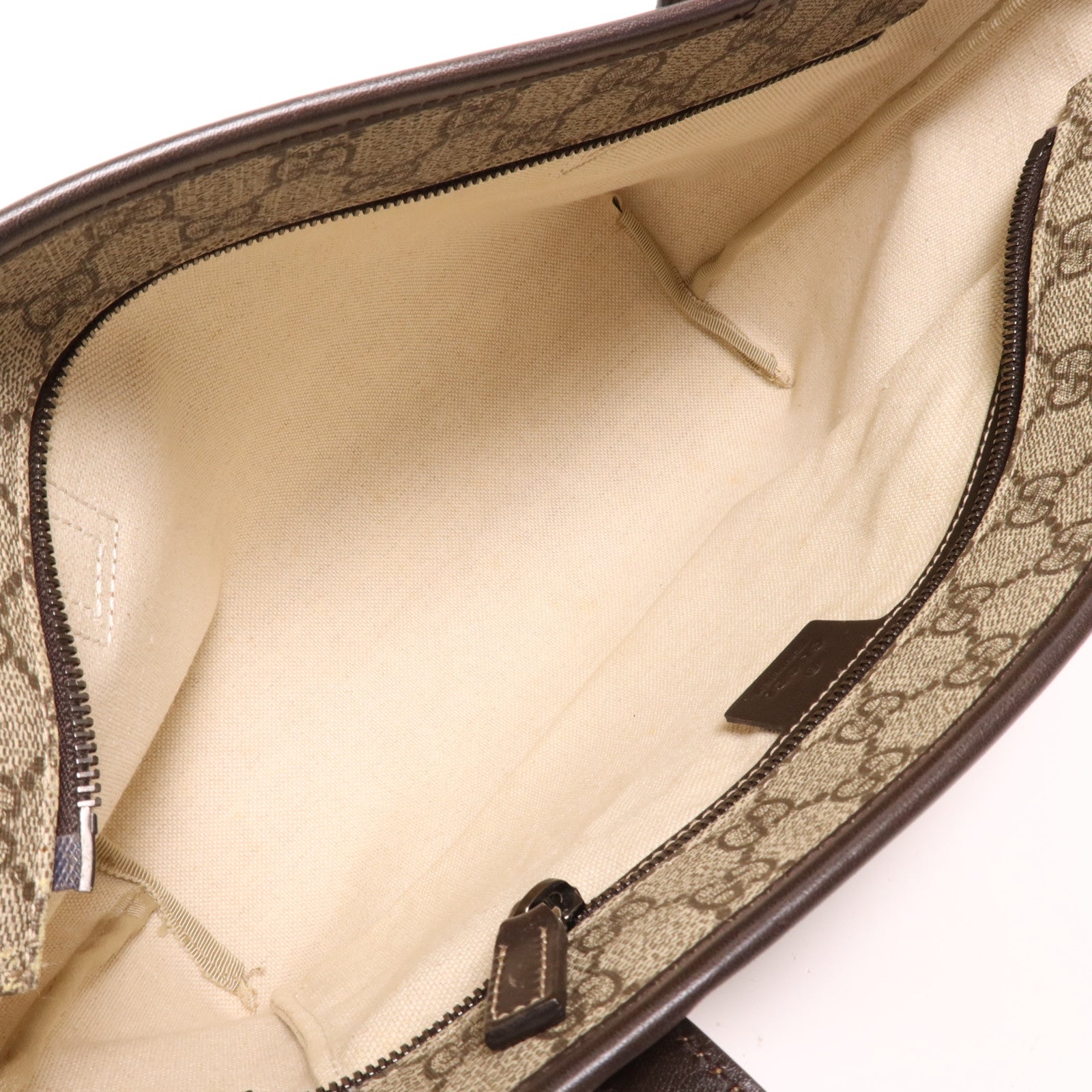 GUCCI 塗層帆布GG Supreme銀扣肩背袋