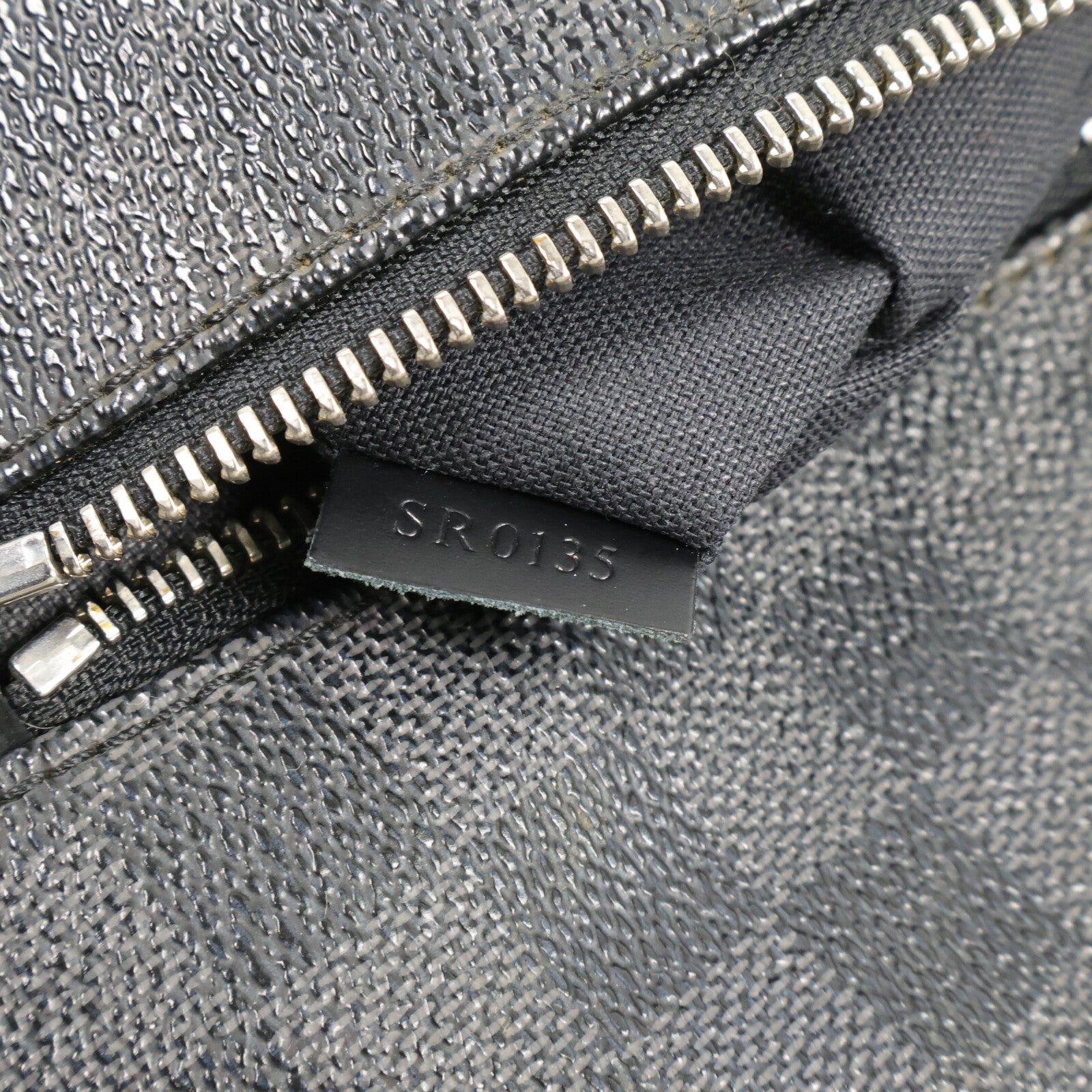 LOUIS VUITTON Damier Graphite Mick PM肩背袋