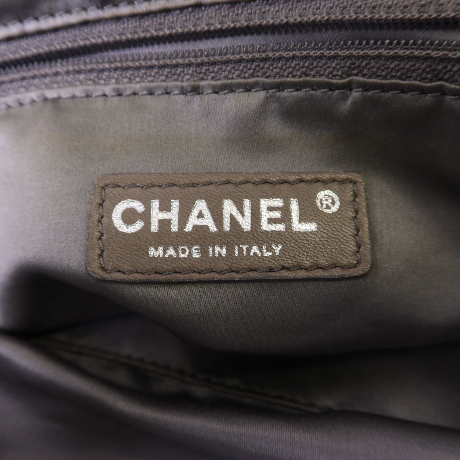 CHANEL 牛皮皮革Modern Chain Rhodoid East West Tote銀扣手挽袋