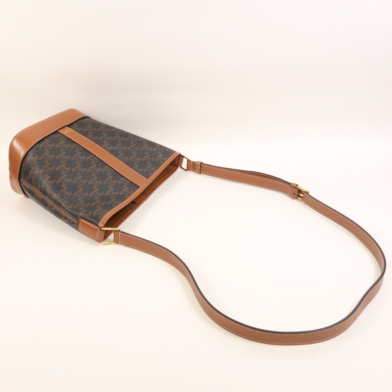 CELINE 塗層帆布Triomphe Bucket金扣肩背袋