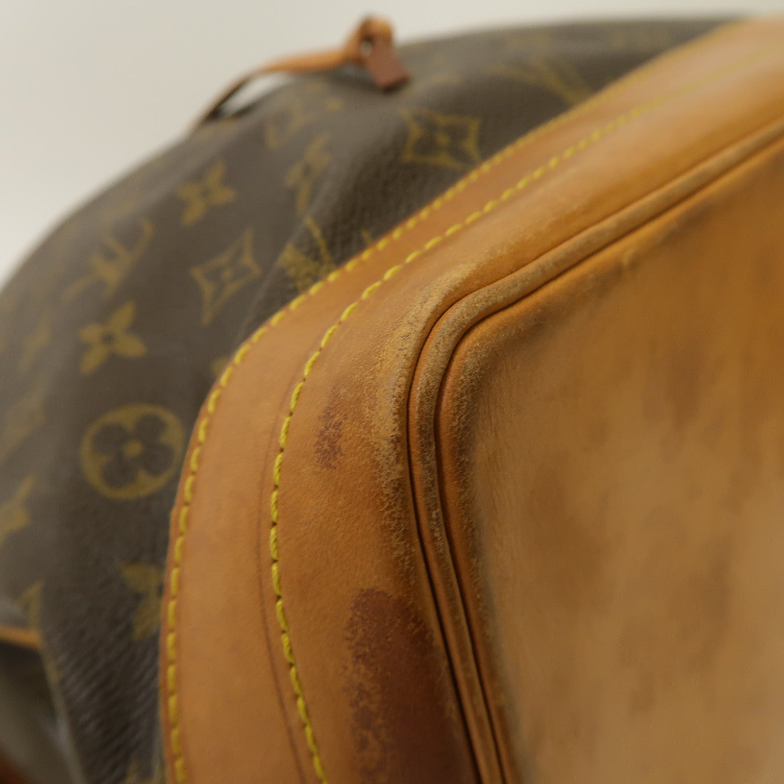 LOUIS VUITTON Monogram Petit Noe金扣肩背袋啡色
