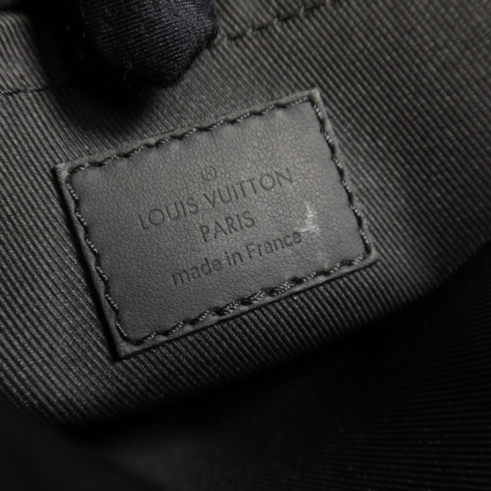 LOUIS VUITTON Taurillon Standing Pouch手拿包