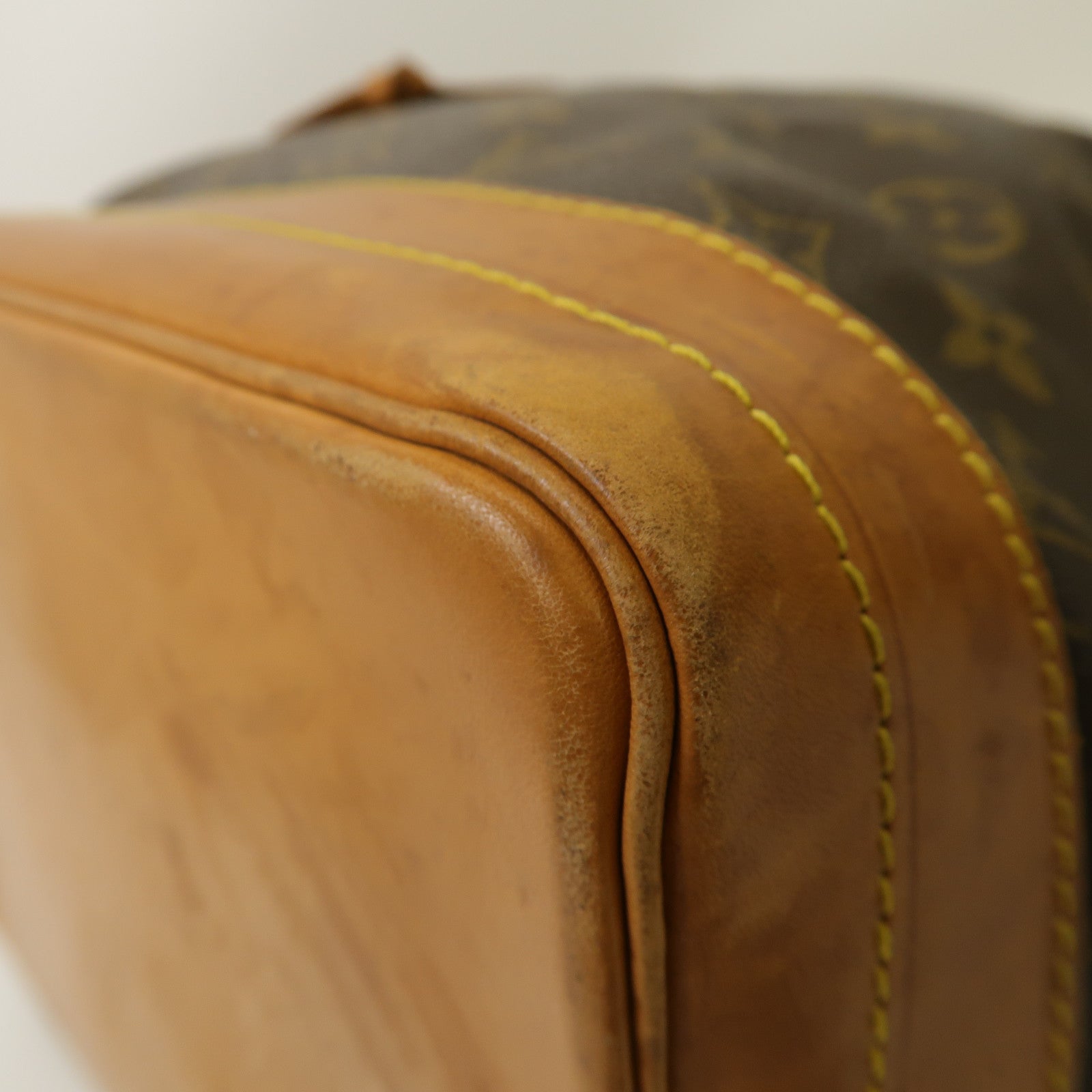LOUIS VUITTON Monogram Petit Noe金扣肩背袋啡色