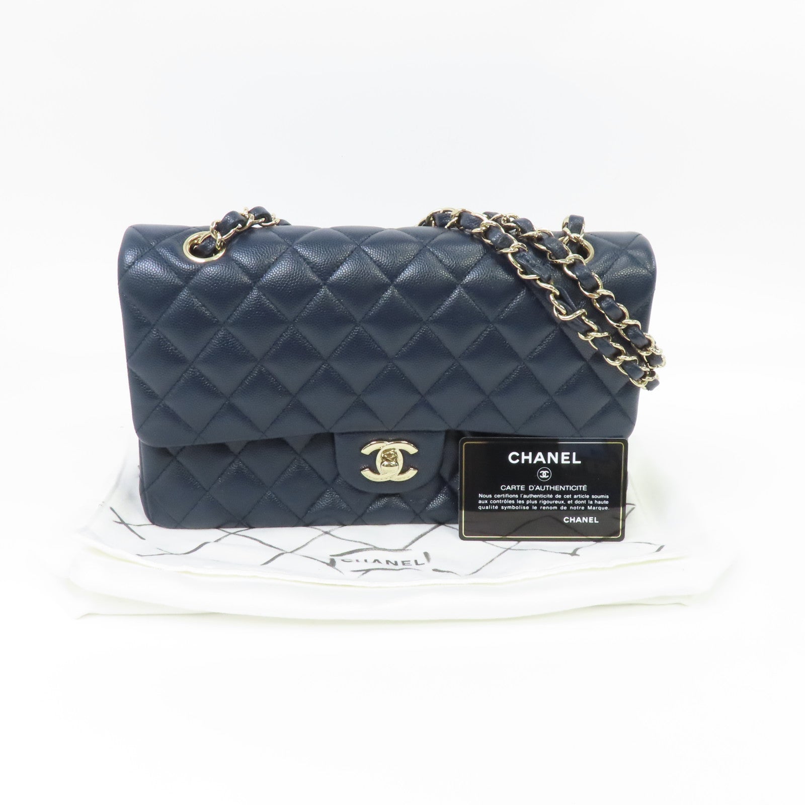 CHANEL 菱格Caviar皮革Classic Flap 25cm金扣鏈帶肩背袋深藍色
