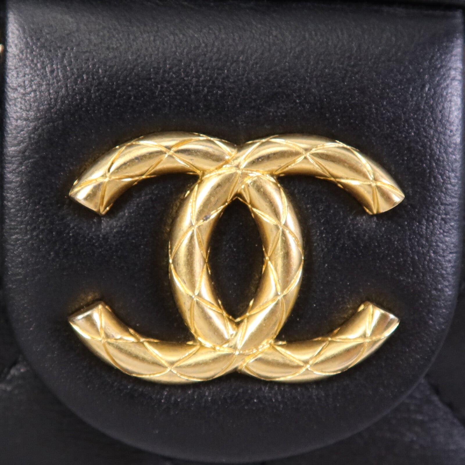 CHANEL 牛皮皮革Vanity Case金扣鏈帶手挽肩背兩用袋