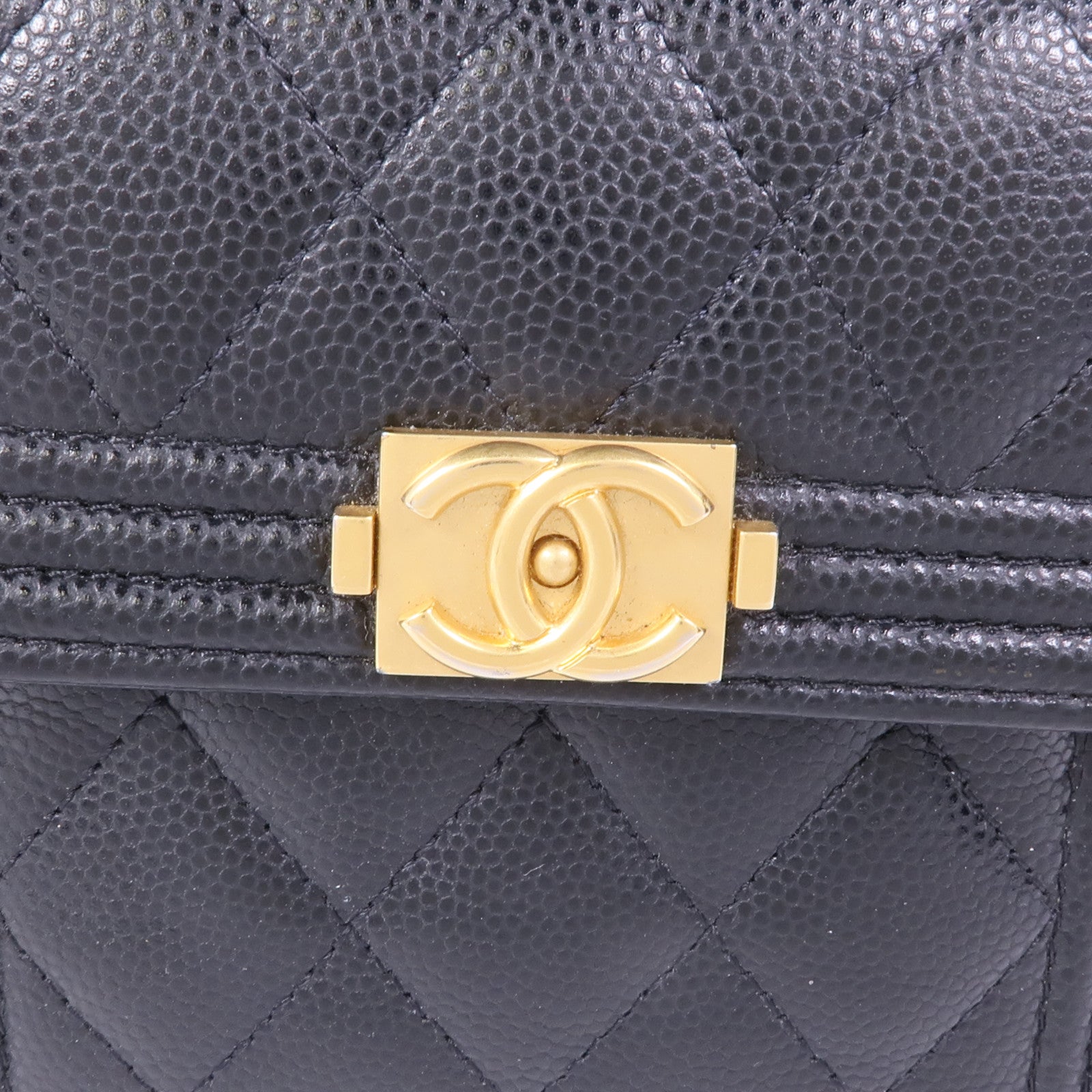 CHANEL 牛皮皮革Boy Wallet金扣錢包