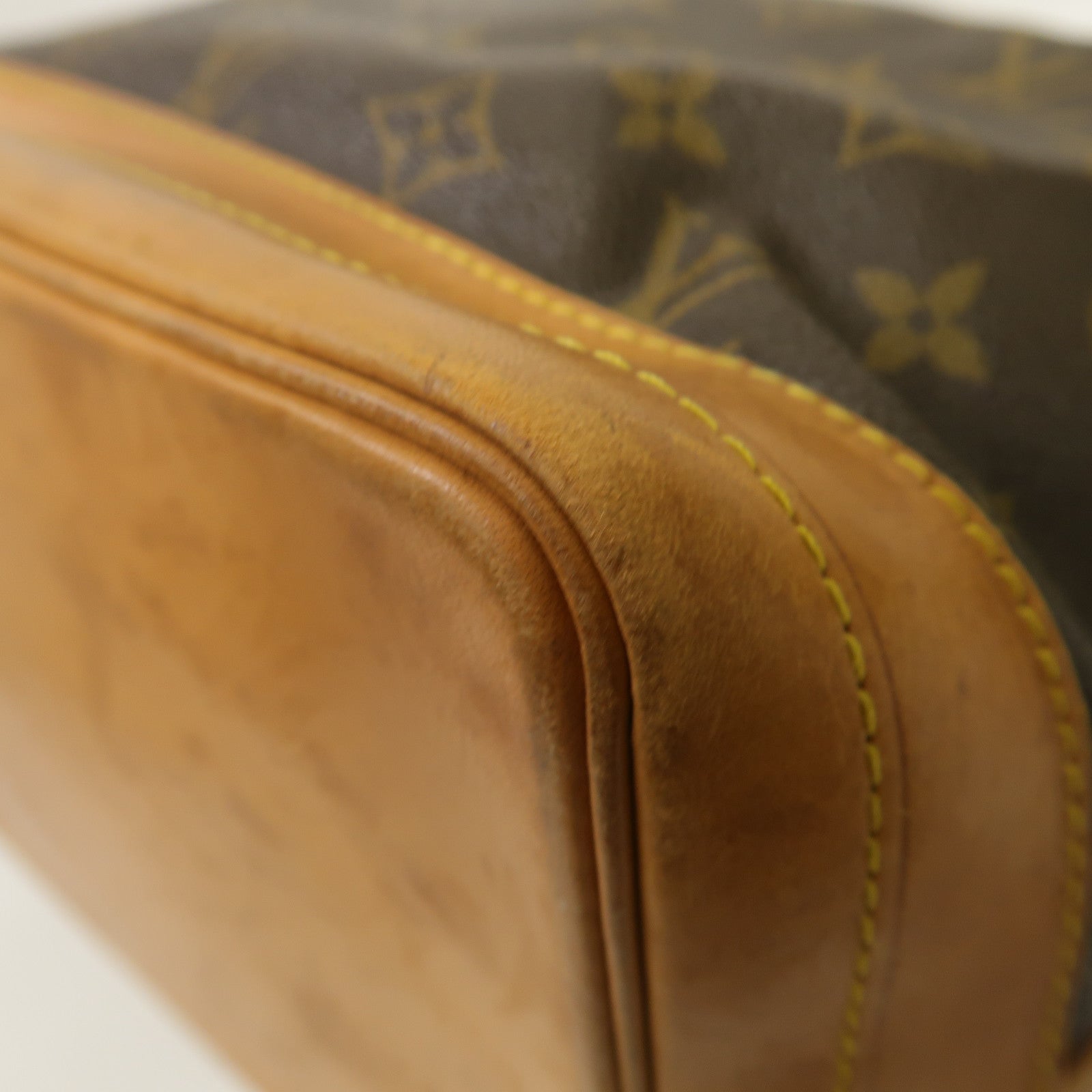 LOUIS VUITTON Monogram Petit Noe金扣肩背袋啡色