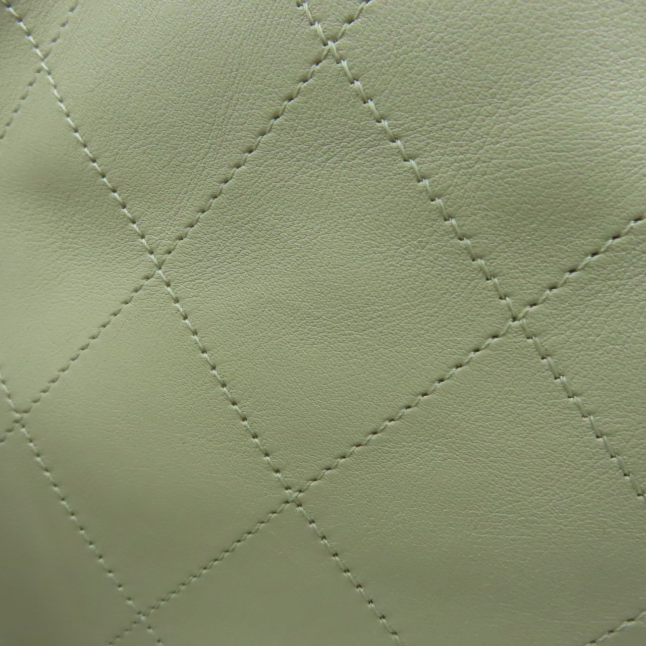 CHANEL 【激減優惠】菱格牛皮皮革Shoulder Bag金扣肩背袋米色