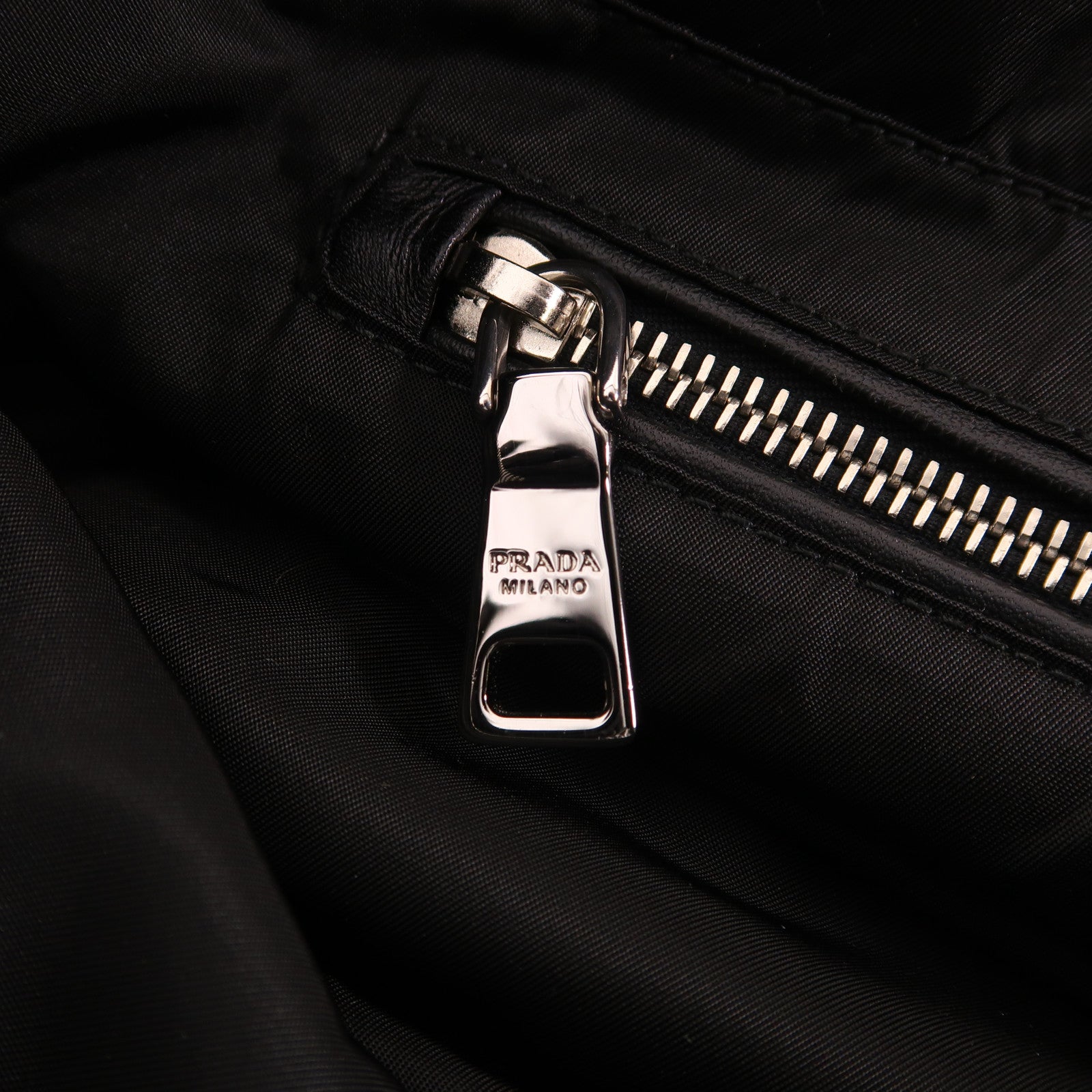 PRADA 尼龍/帆布Shoulder Bag肩背袋