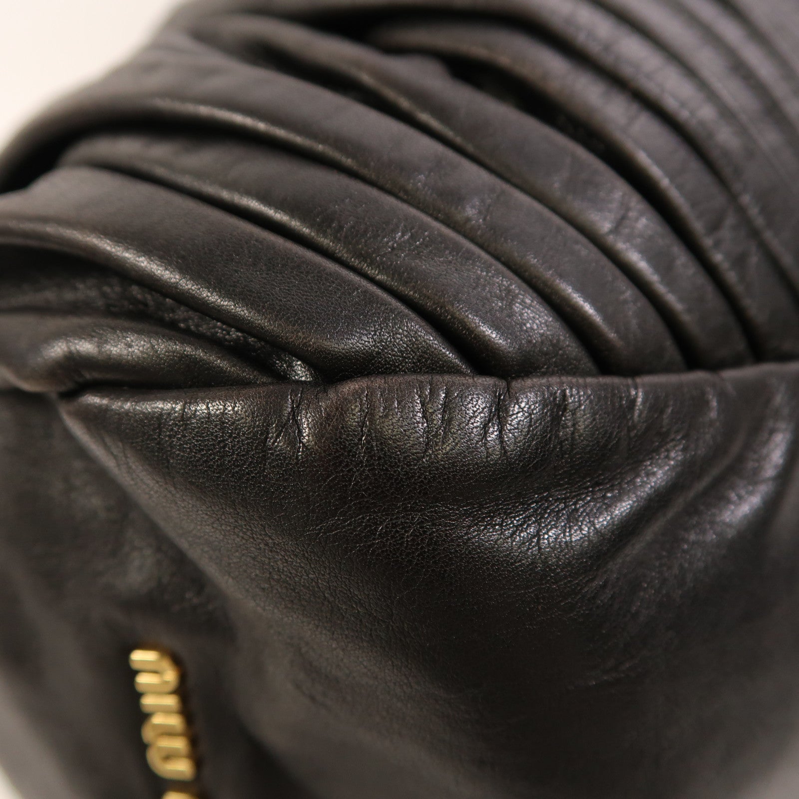 Miu Miu 皮革Hand Bag金扣手挽袋