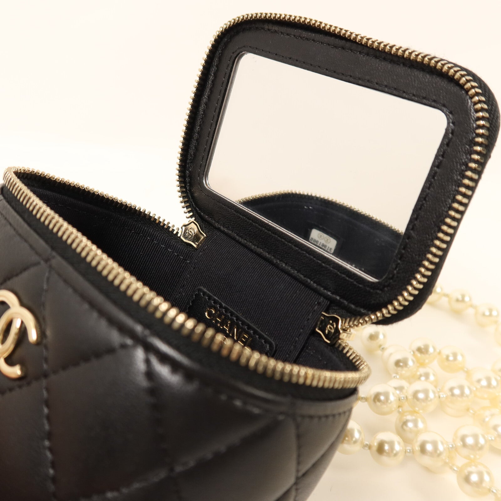 CHANEL 羊皮皮革Mini Pearl Vanity Case金扣鏈帶肩背袋