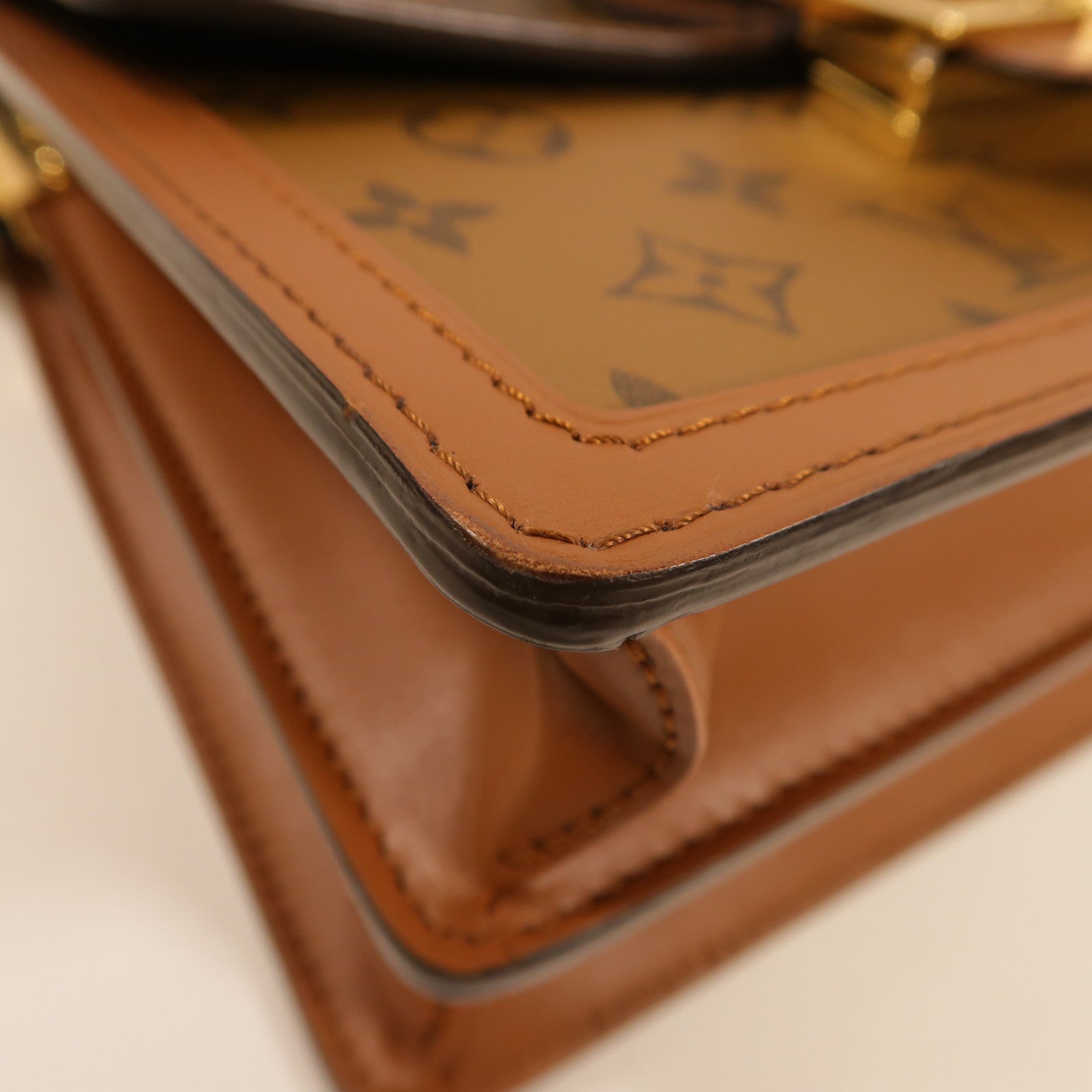 LOUIS VUITTON Monogram Reverse Dauphine MM金扣肩背袋