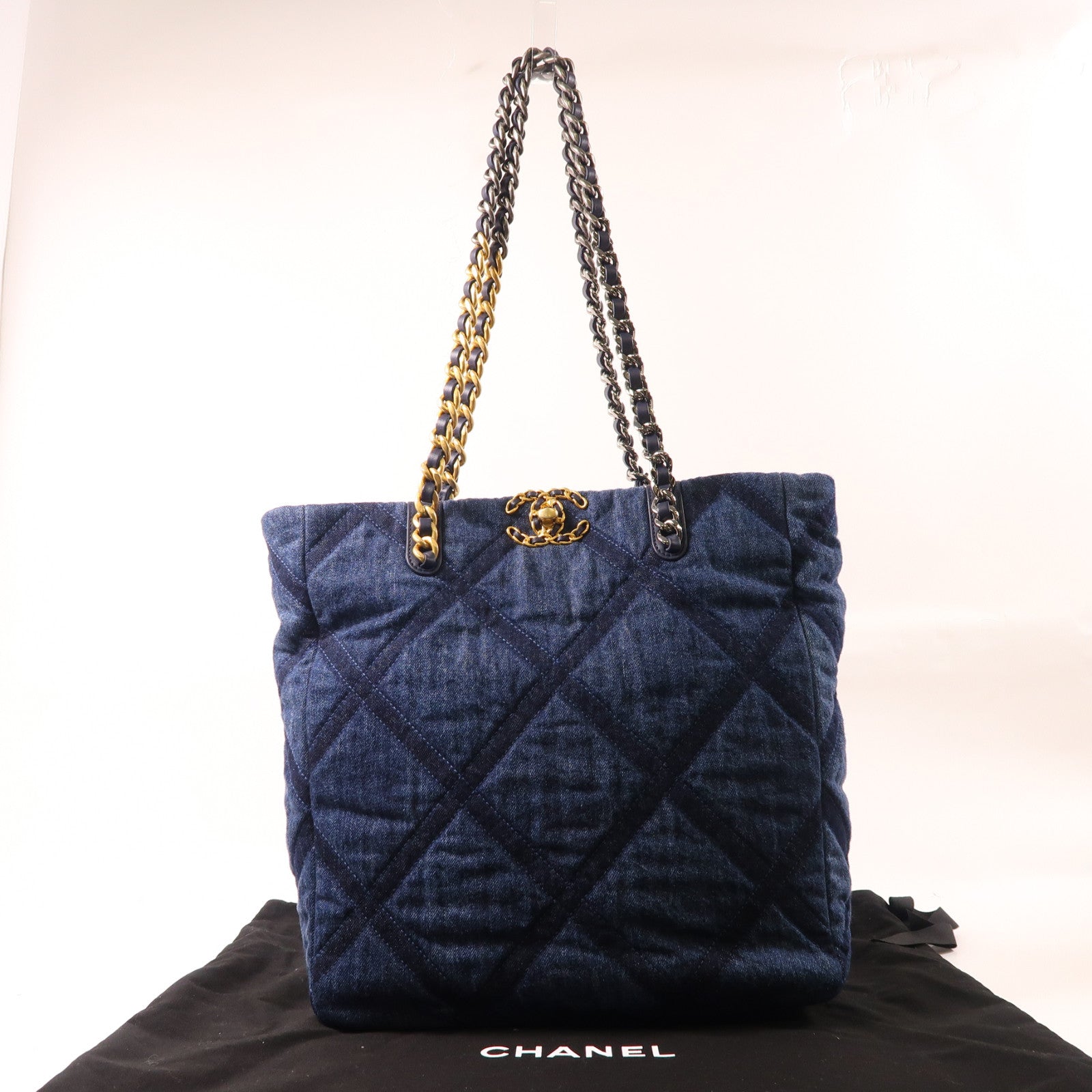 CHANEL 菱格牛仔布Chain Shoulder金扣鏈帶肩背袋藍色