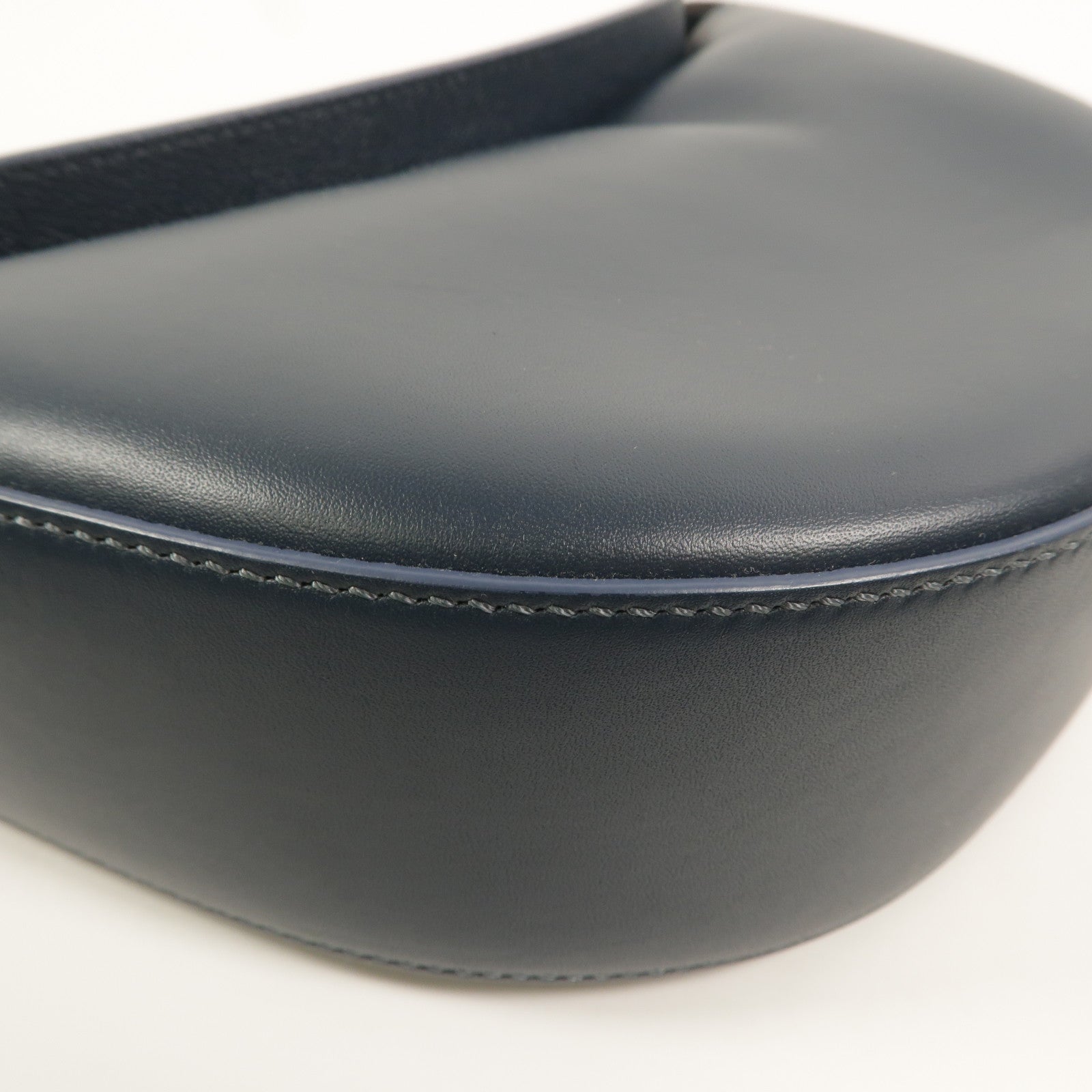 LOEWE 牛皮皮革Luna Small肩背袋